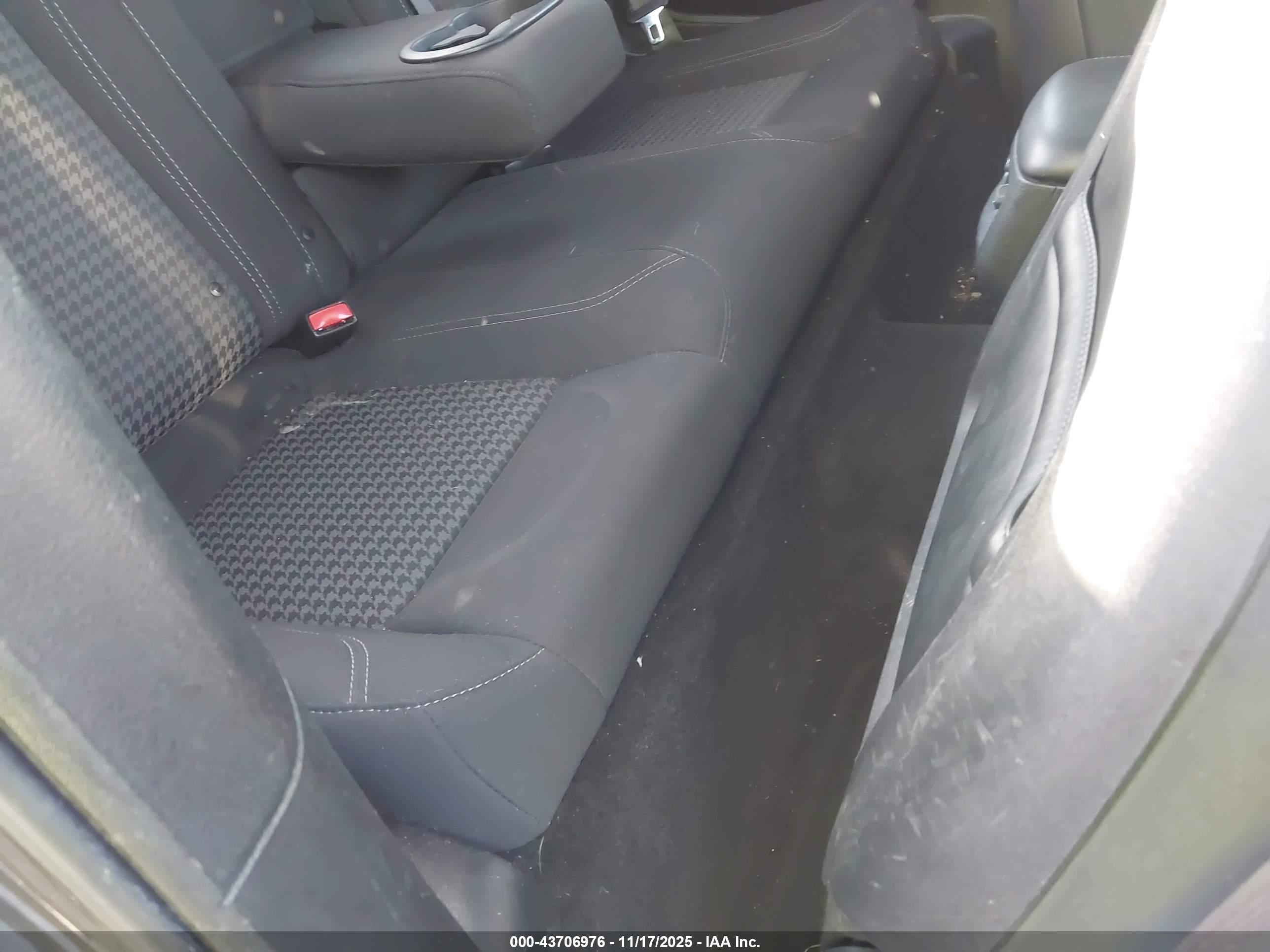 DODGE CHALLENGER image 8