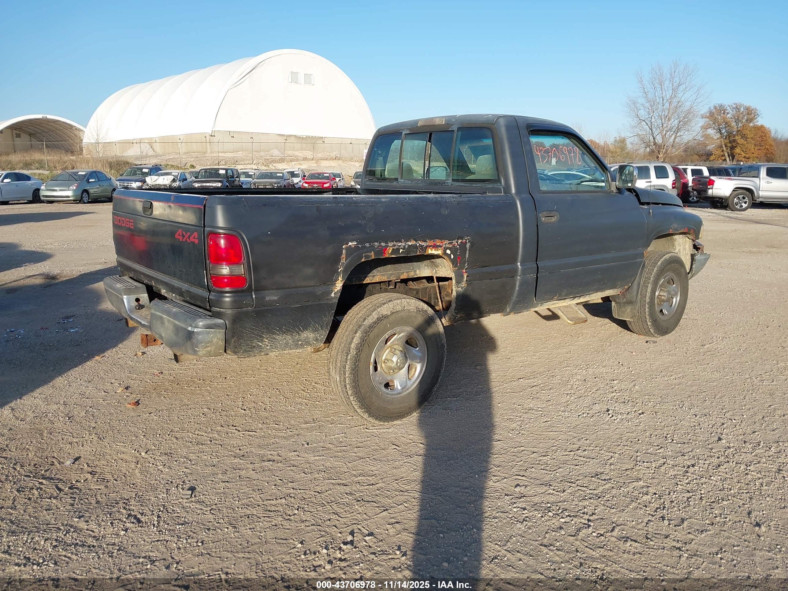 DODGE RAM image 4
