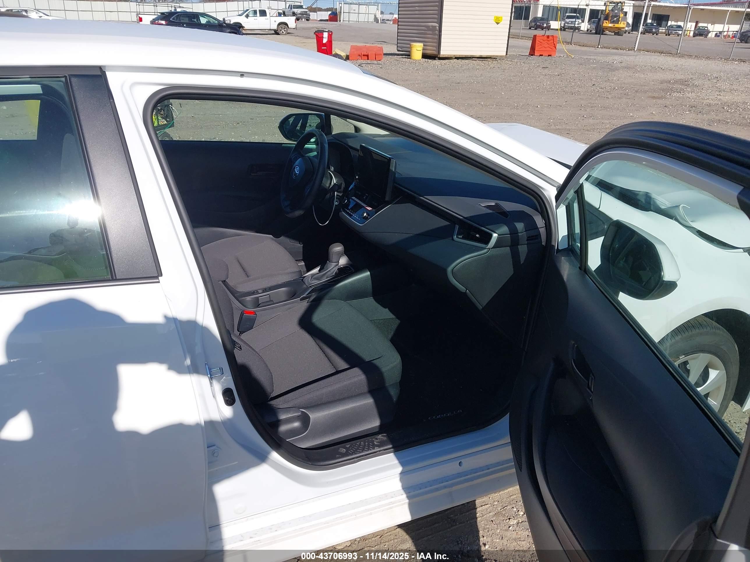 TOYOTA COROLLA image 5