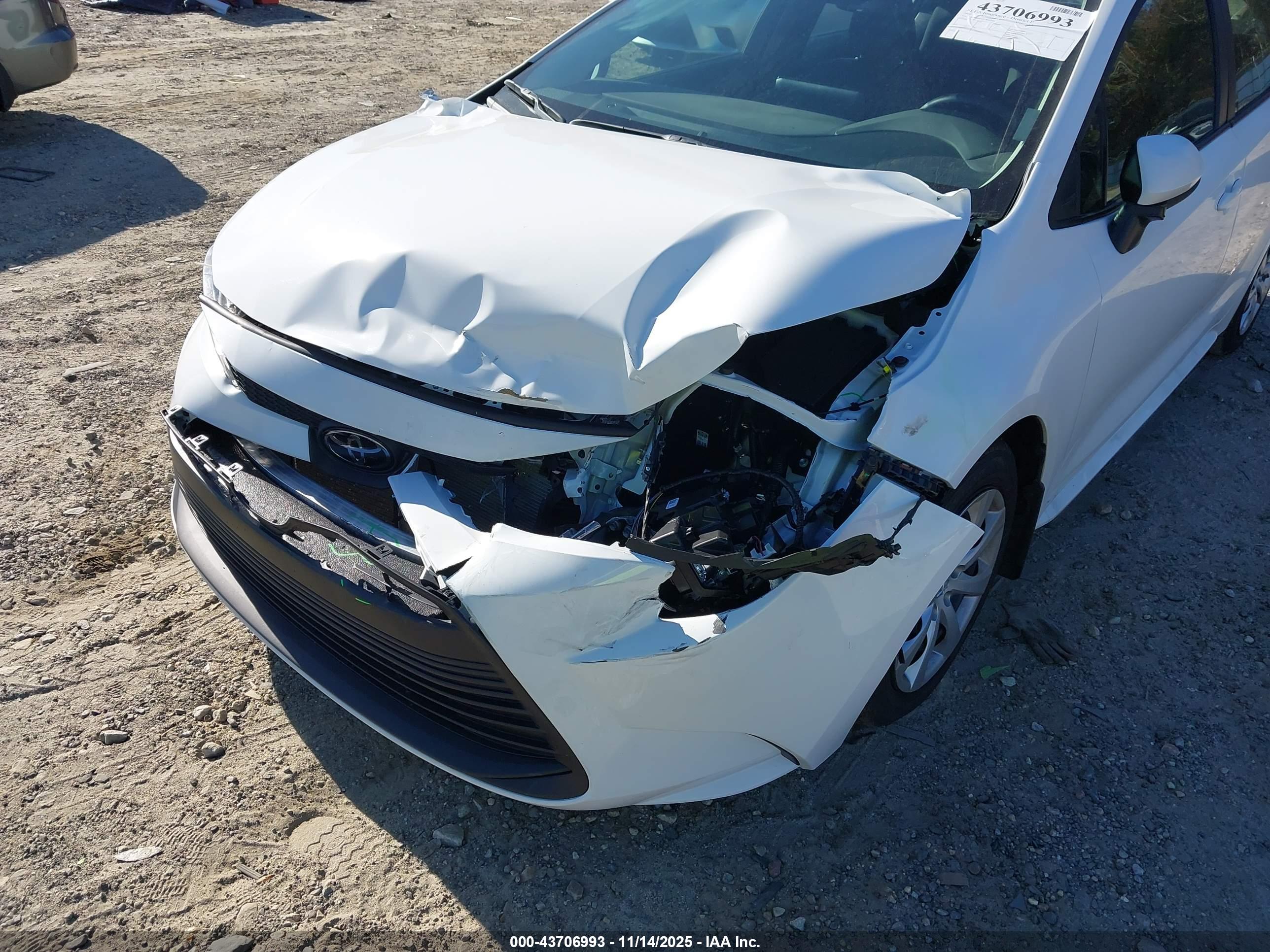 TOYOTA COROLLA image 6