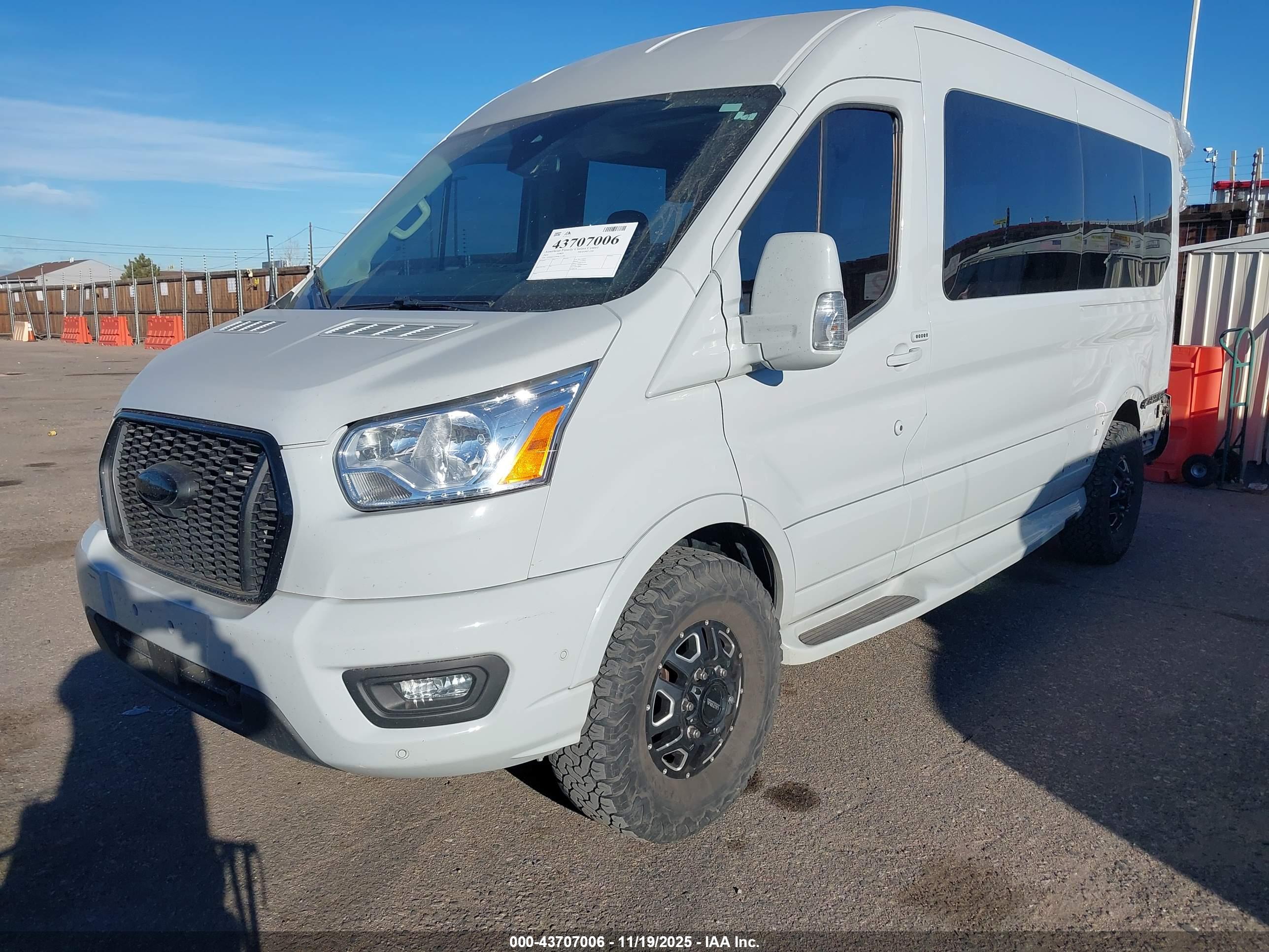 FORD TRANSIT-250 image 2