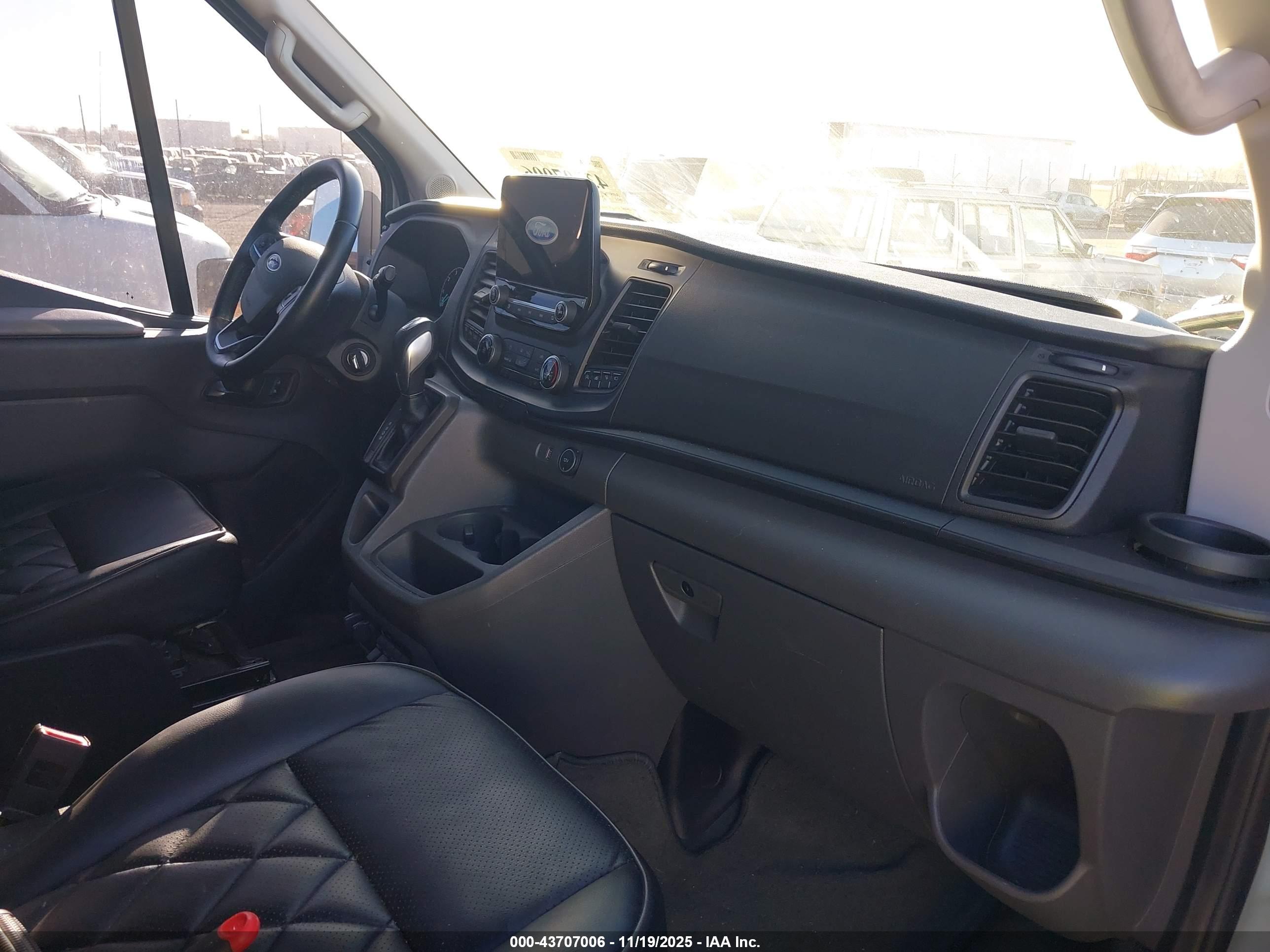 FORD TRANSIT-250 image 5