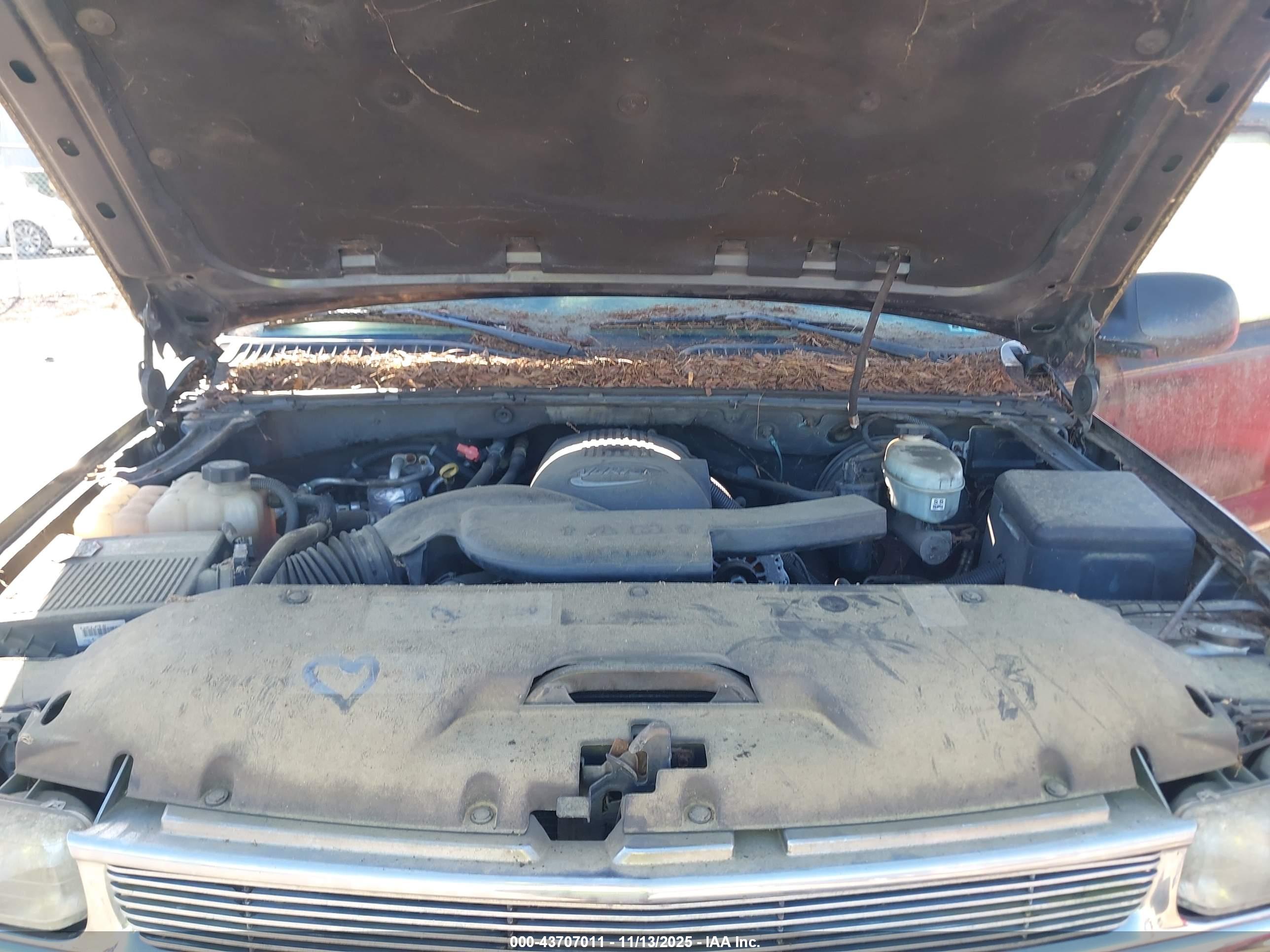 CHEVROLET TAHOE image 10