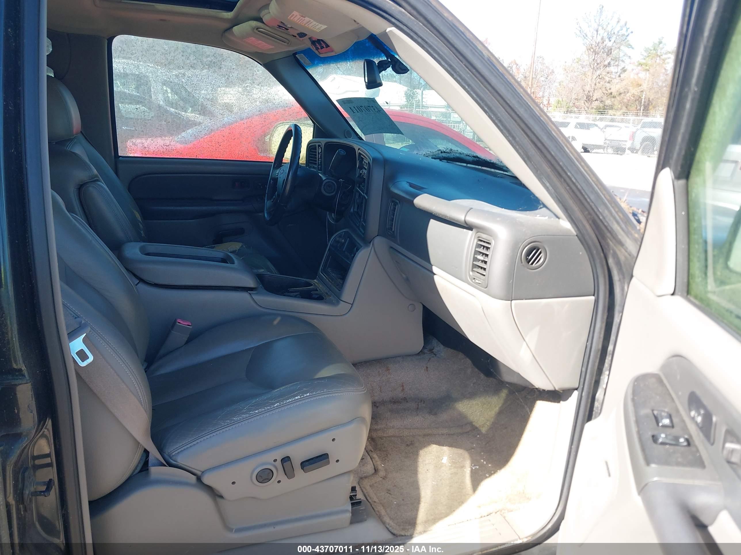CHEVROLET TAHOE image 5