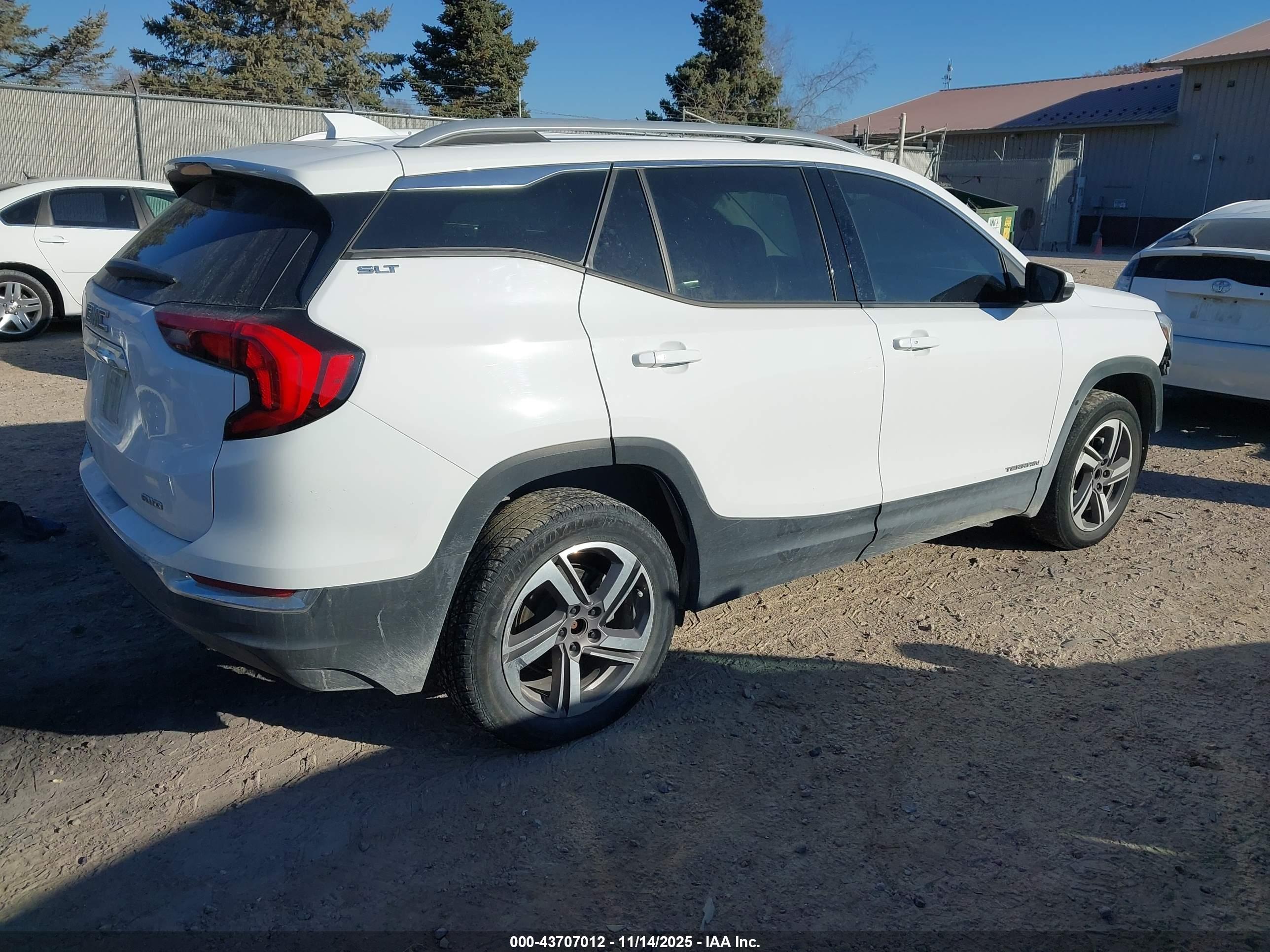 GMC TERRAIN image 4
