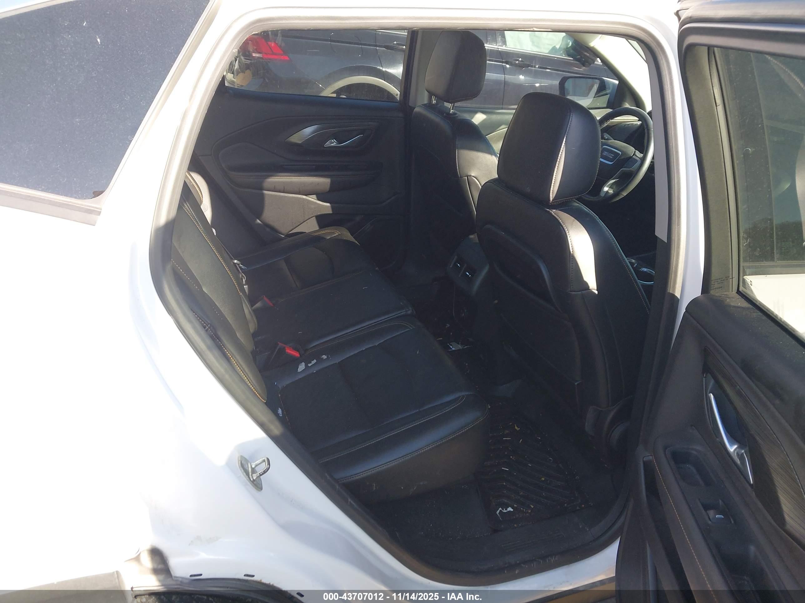 GMC TERRAIN image 8