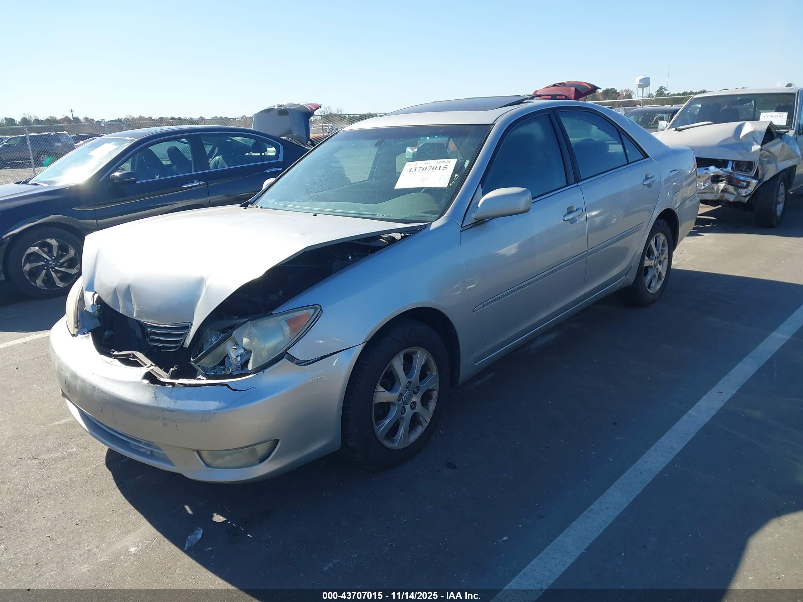 TOYOTA CAMRY image 2