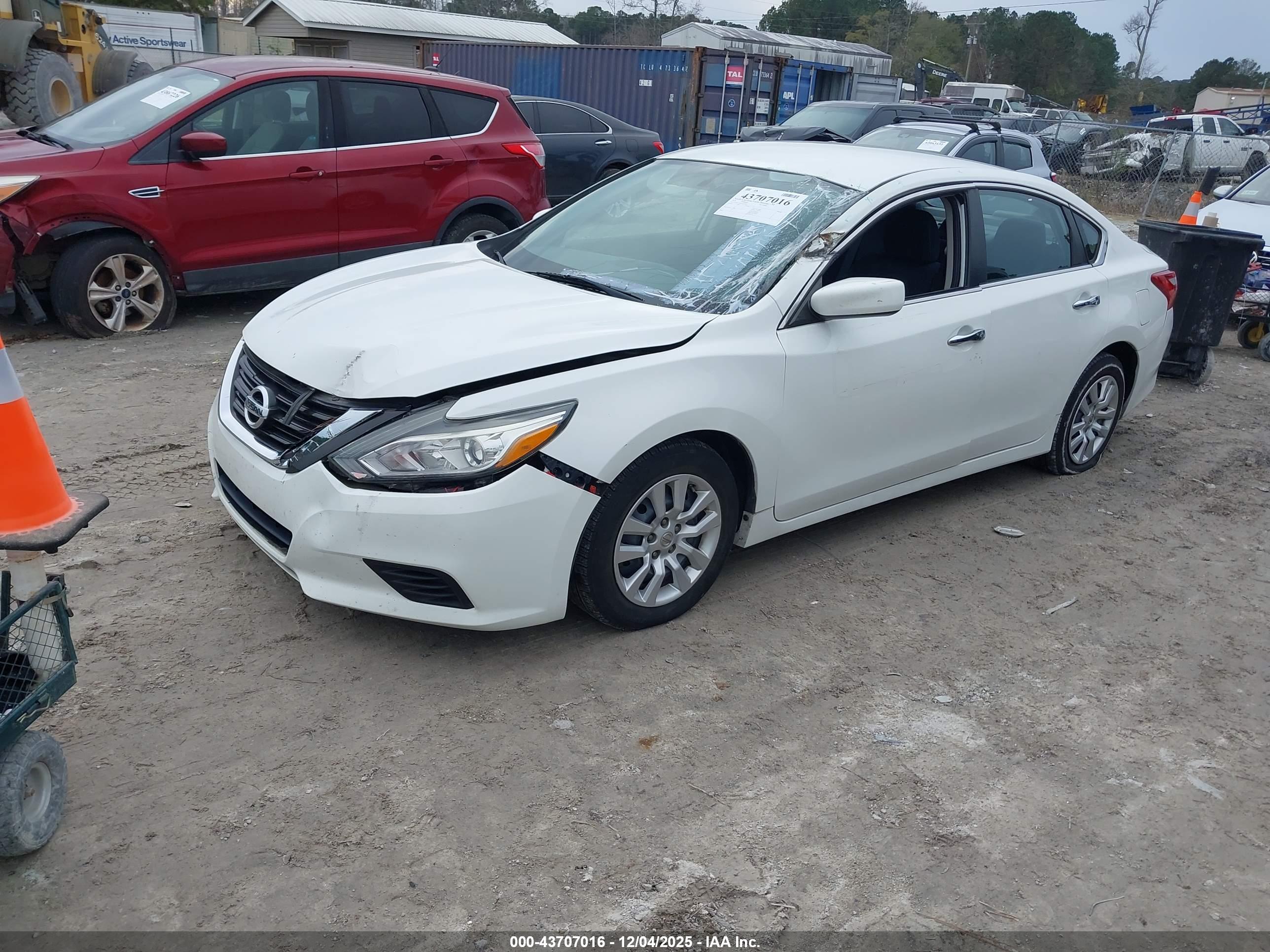 NISSAN ALTIMA image 2