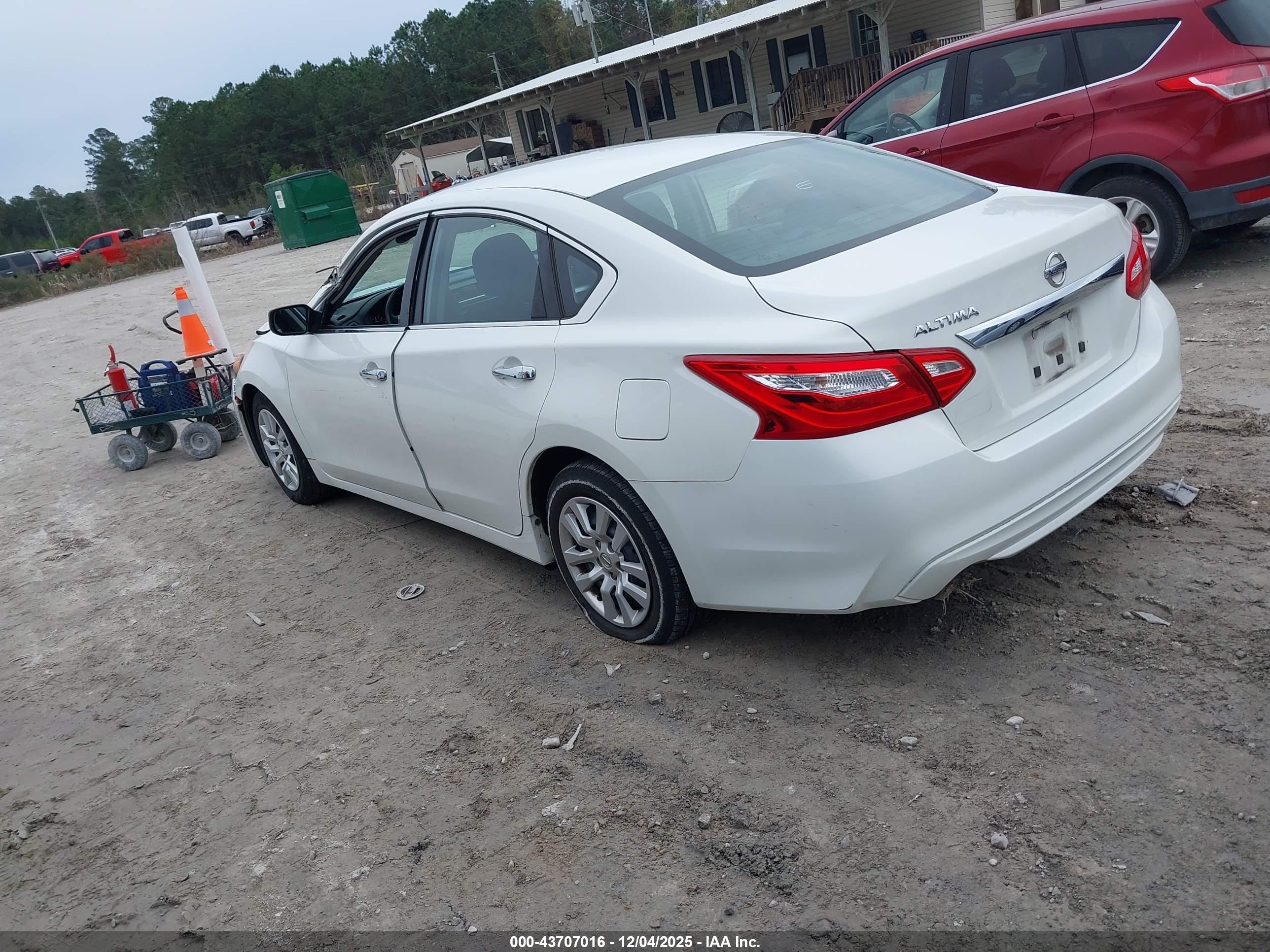 NISSAN ALTIMA image 3