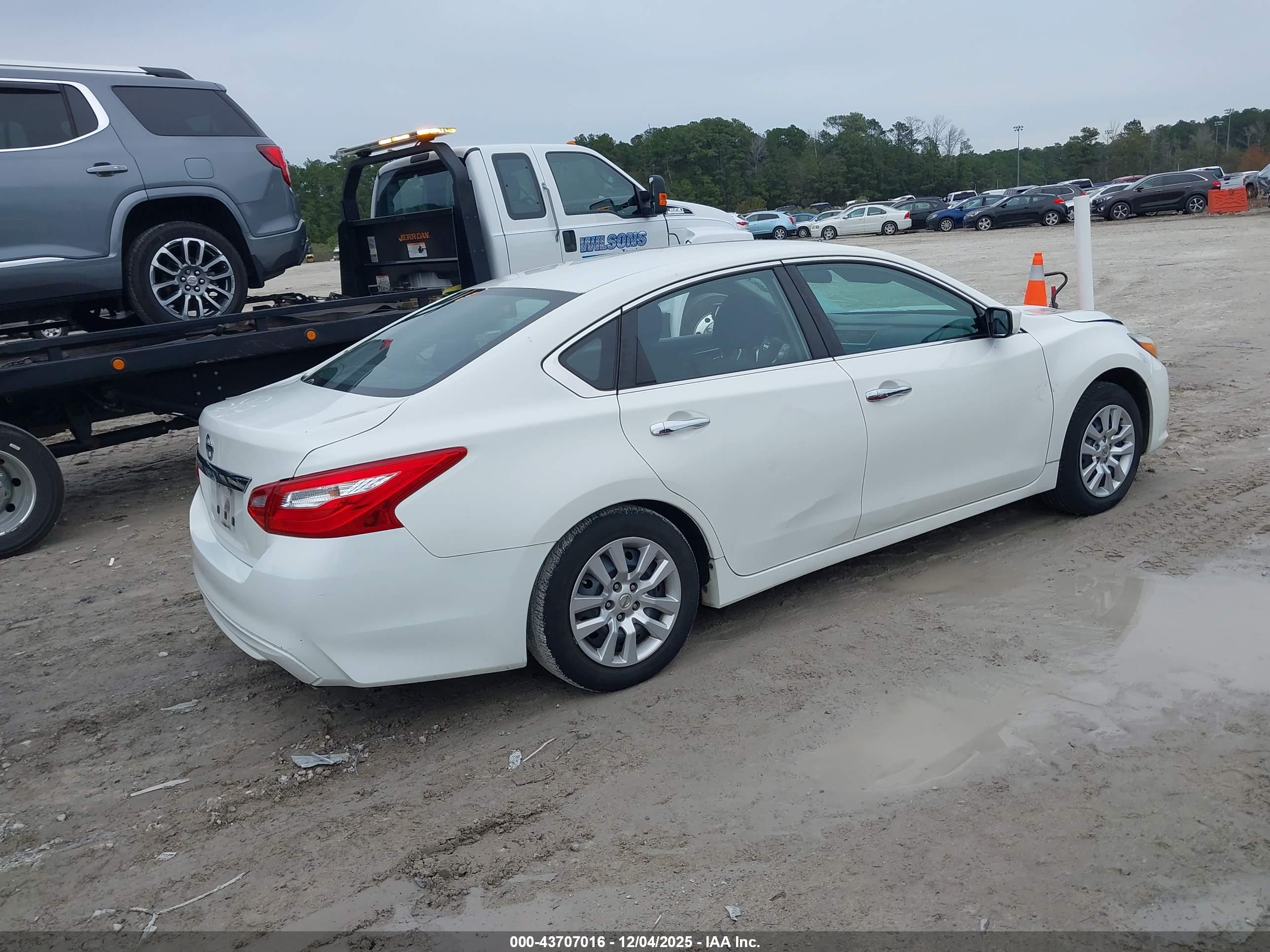 NISSAN ALTIMA image 4