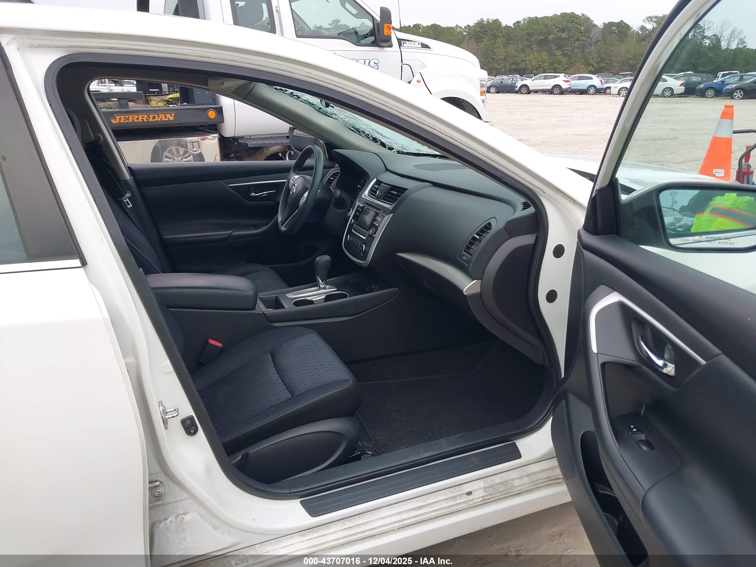NISSAN ALTIMA image 5