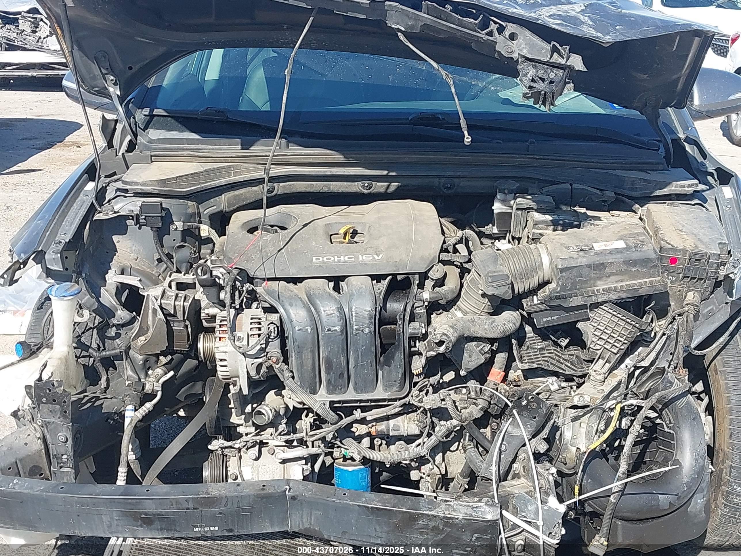 HYUNDAI ELANTRA image 10