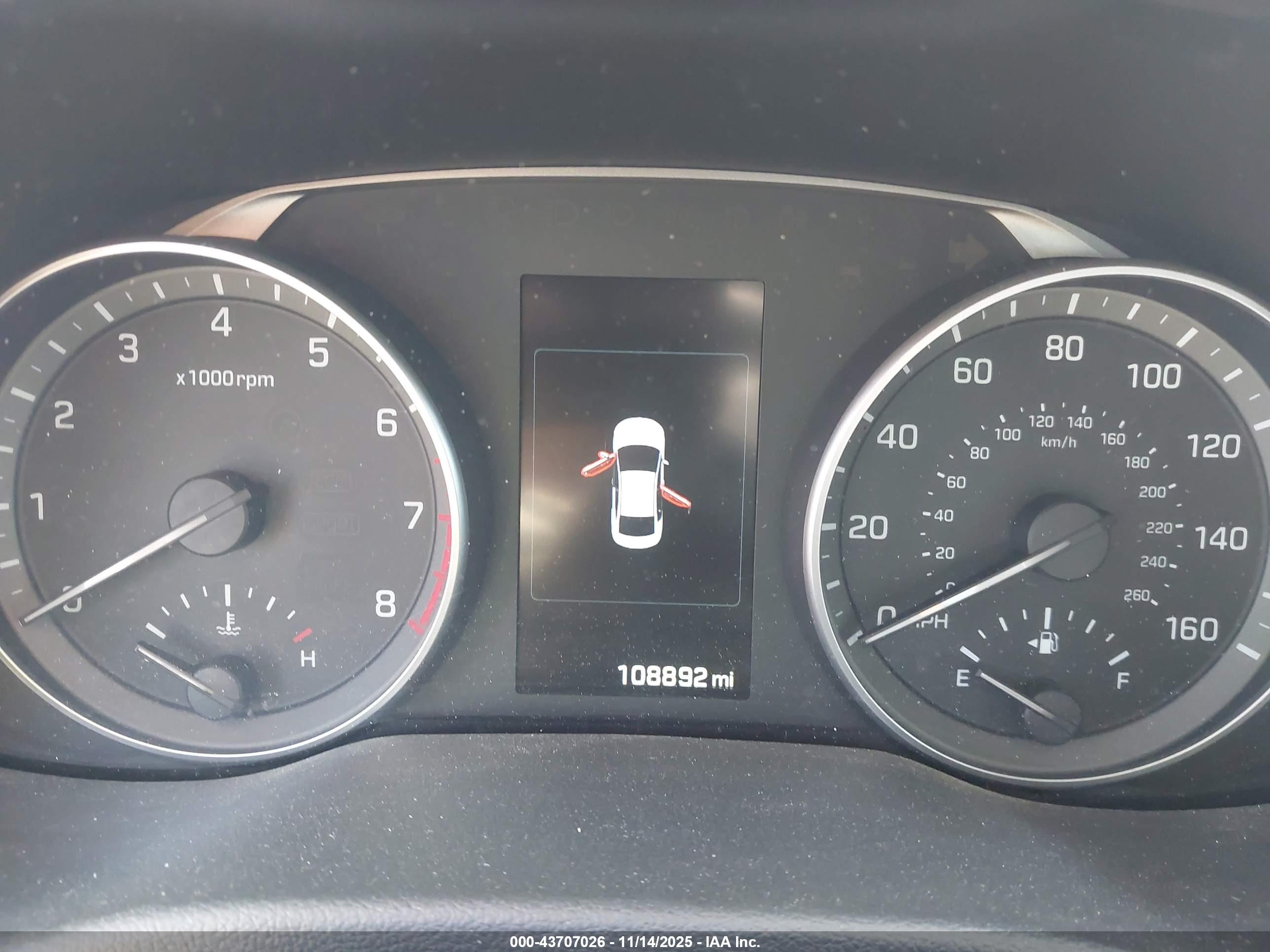 HYUNDAI ELANTRA image 7