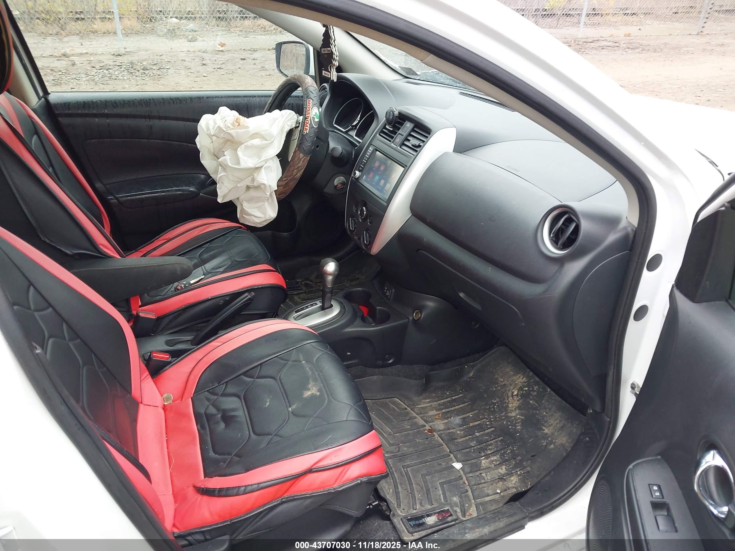 NISSAN VERSA image 5
