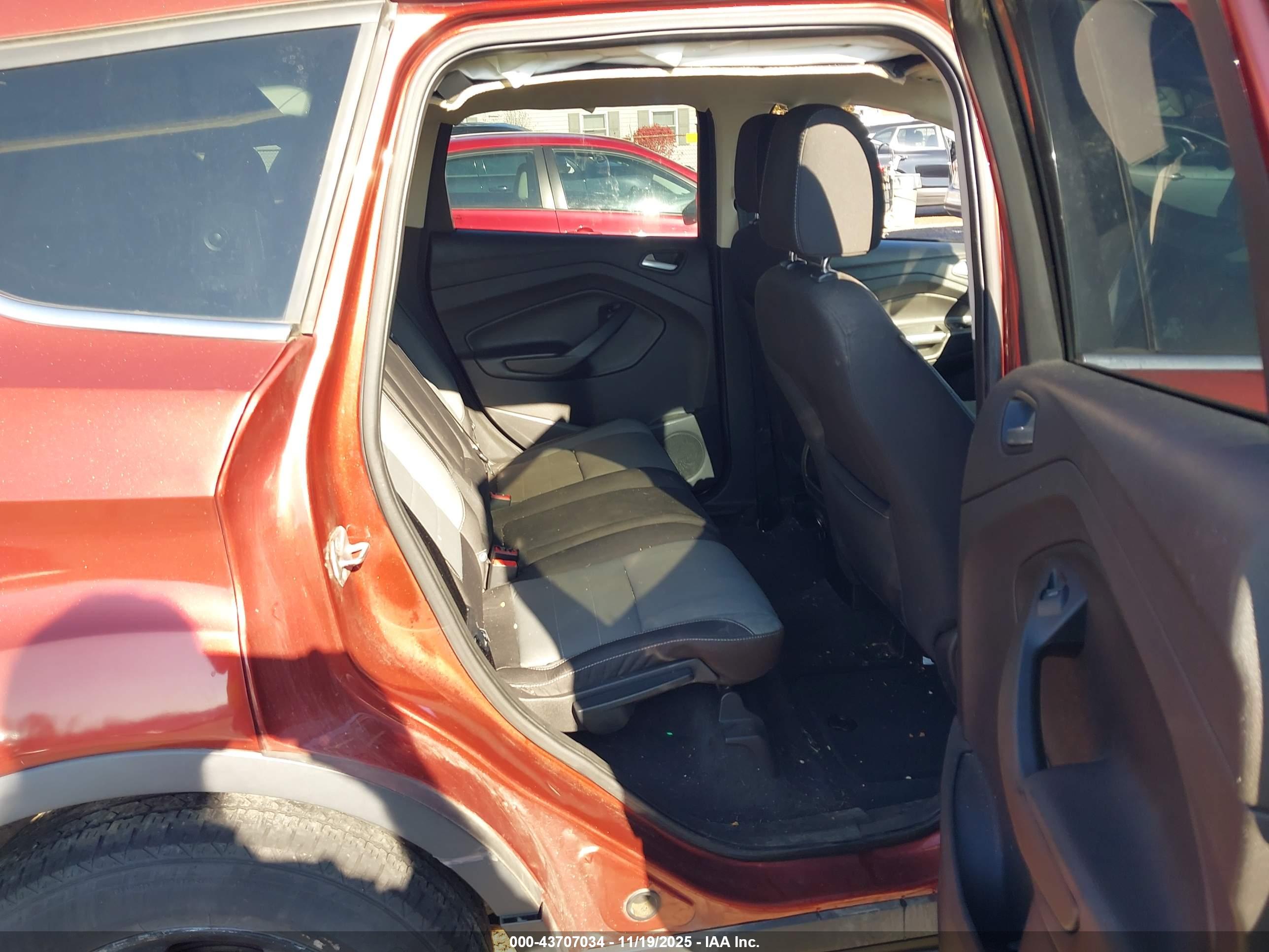 FORD ESCAPE image 8