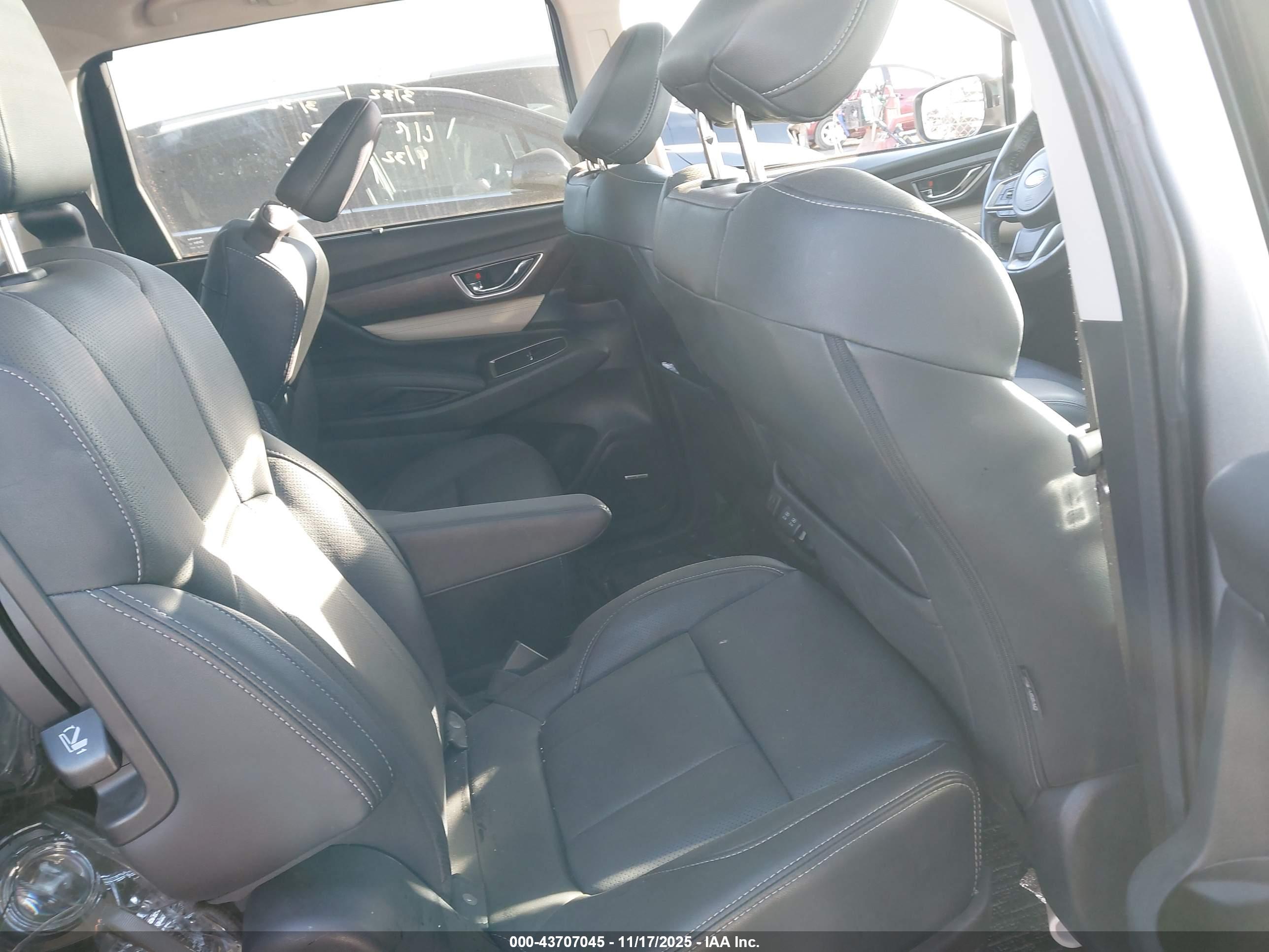 SUBARU ASCENT image 8