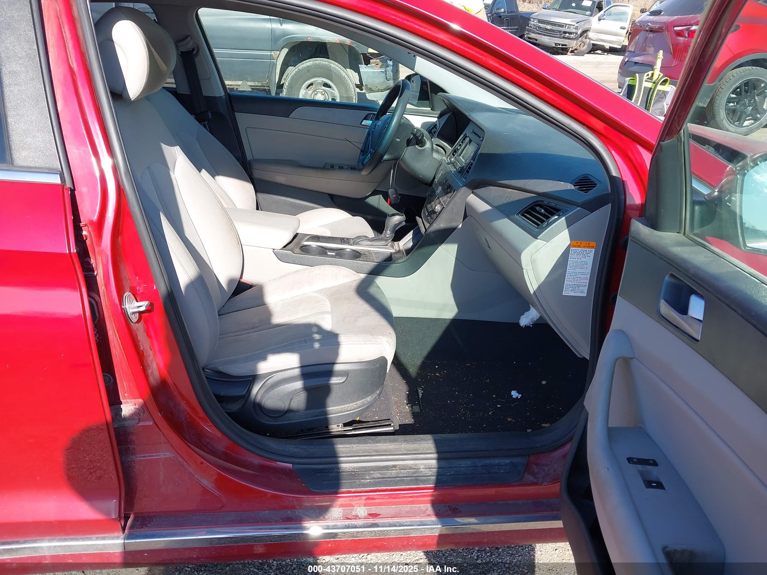 HYUNDAI SONATA image 5