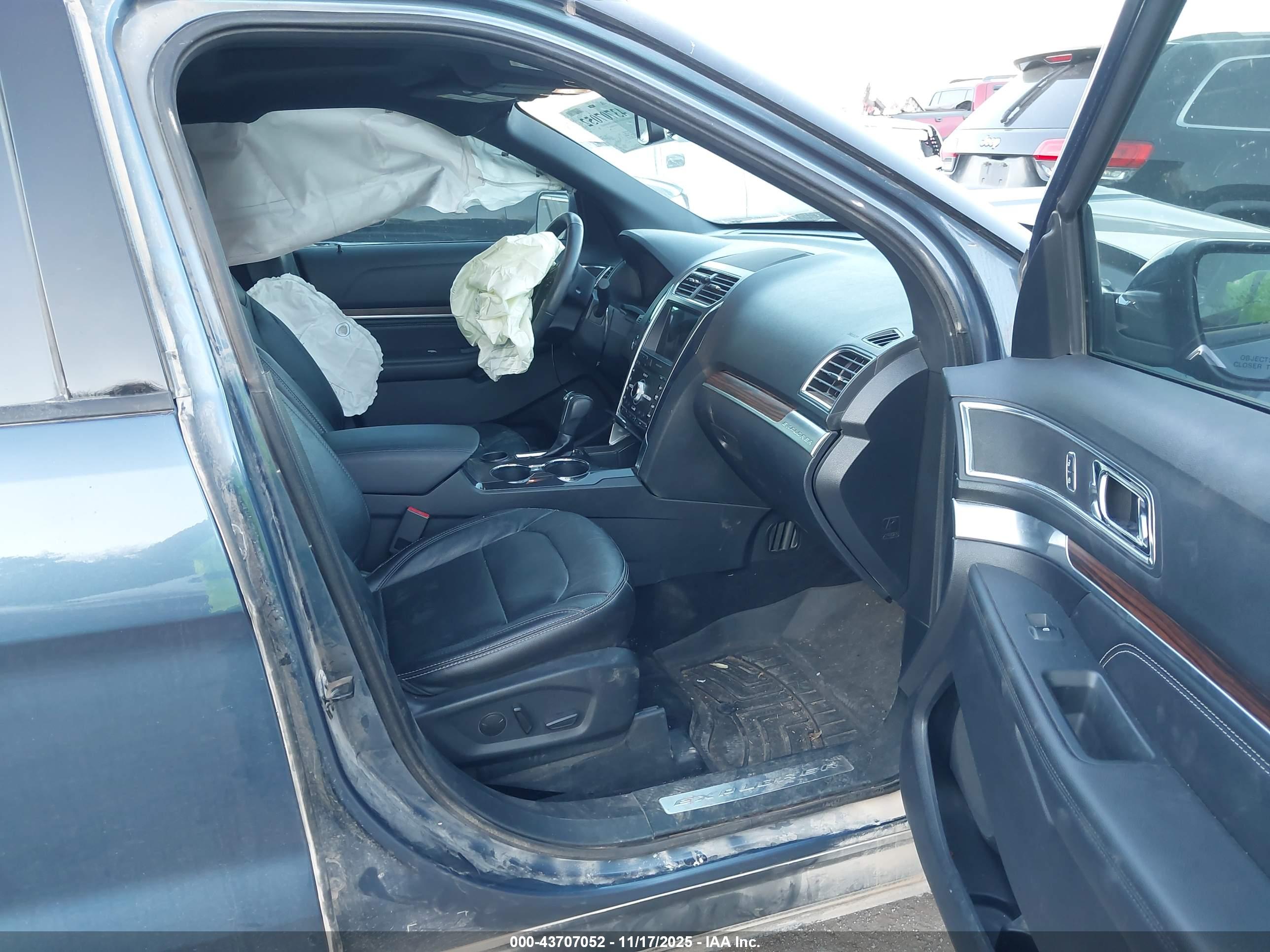 FORD EXPLORER image 5