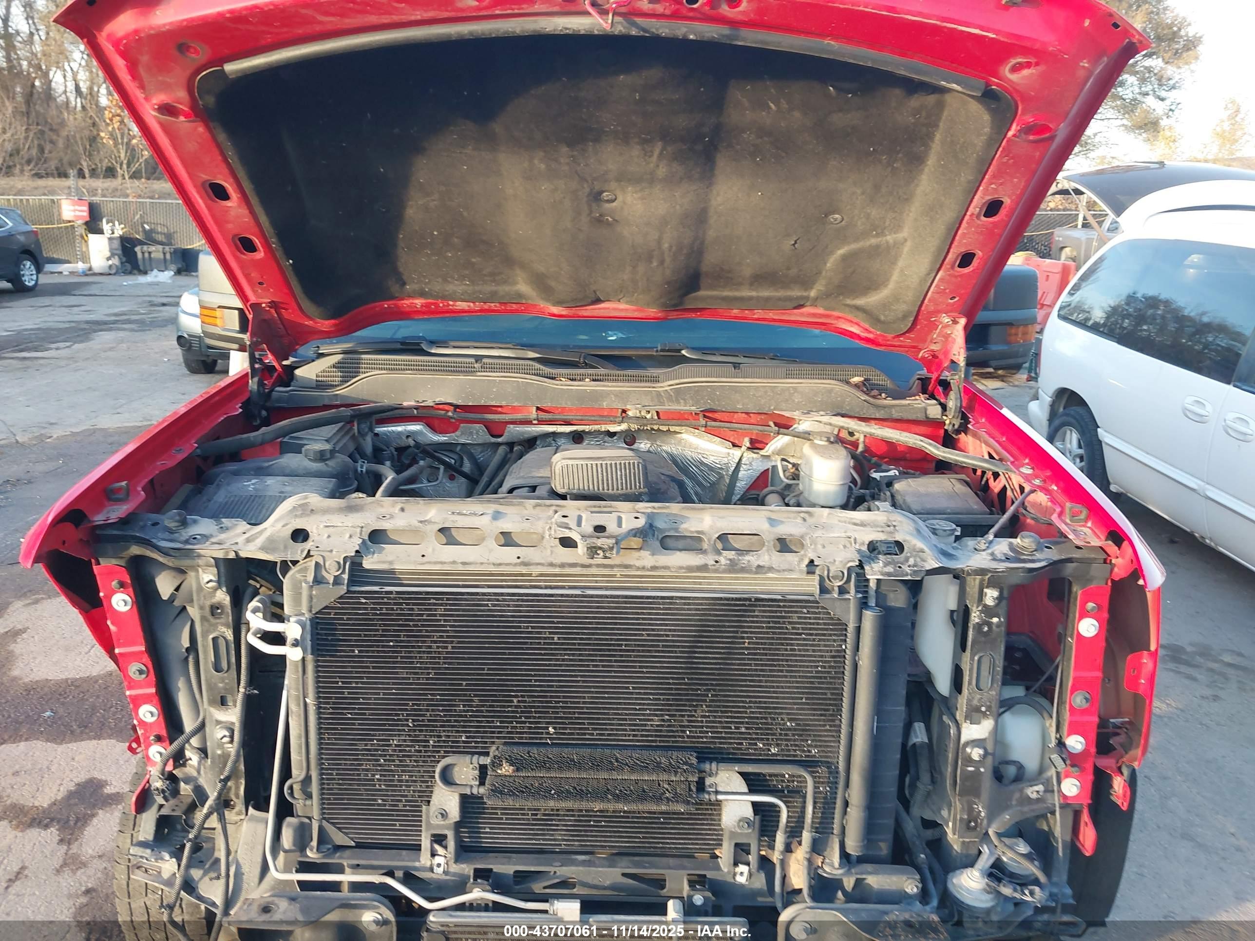 CHEVROLET SILVERADO image 10
