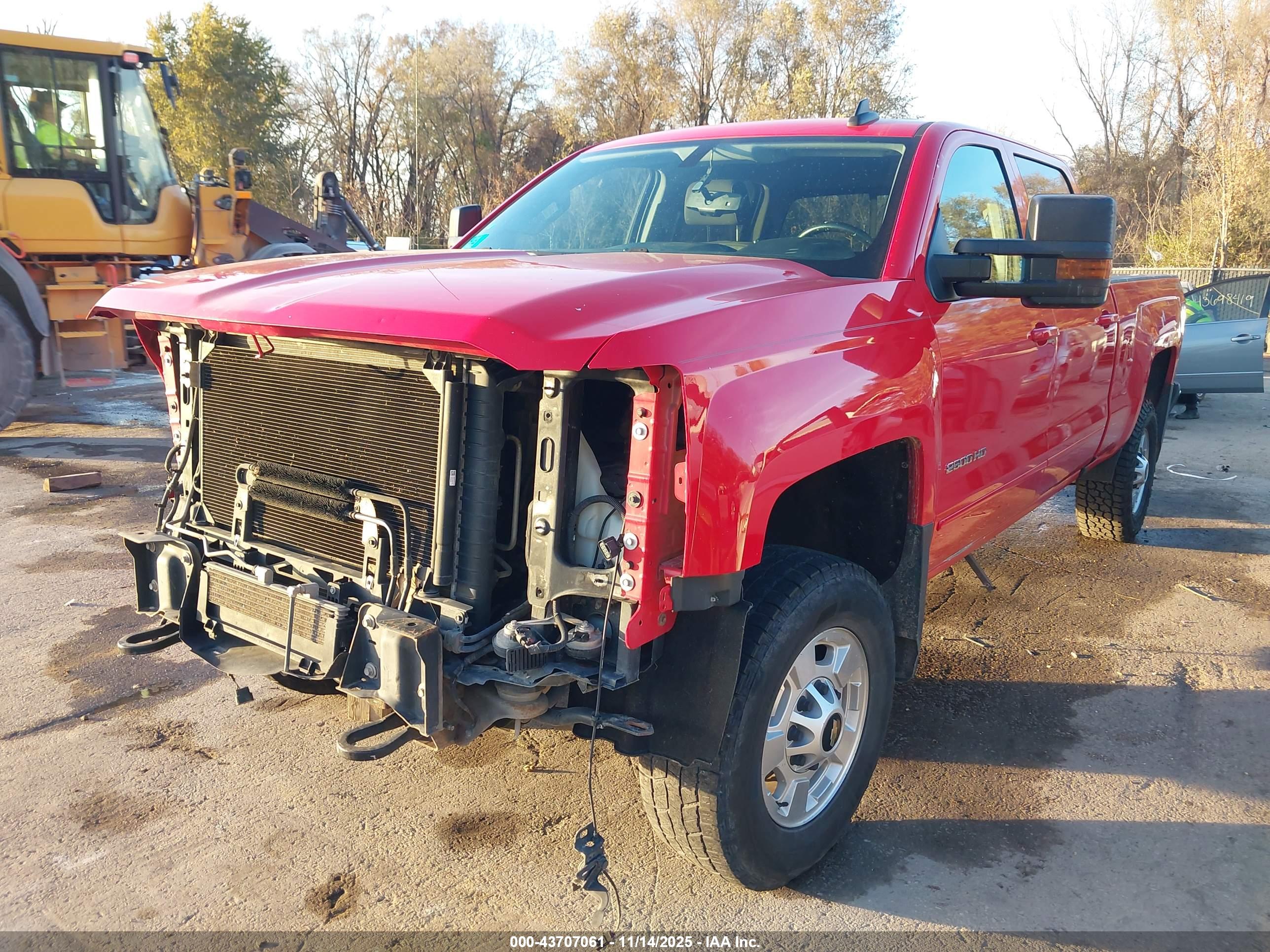 CHEVROLET SILVERADO image 2