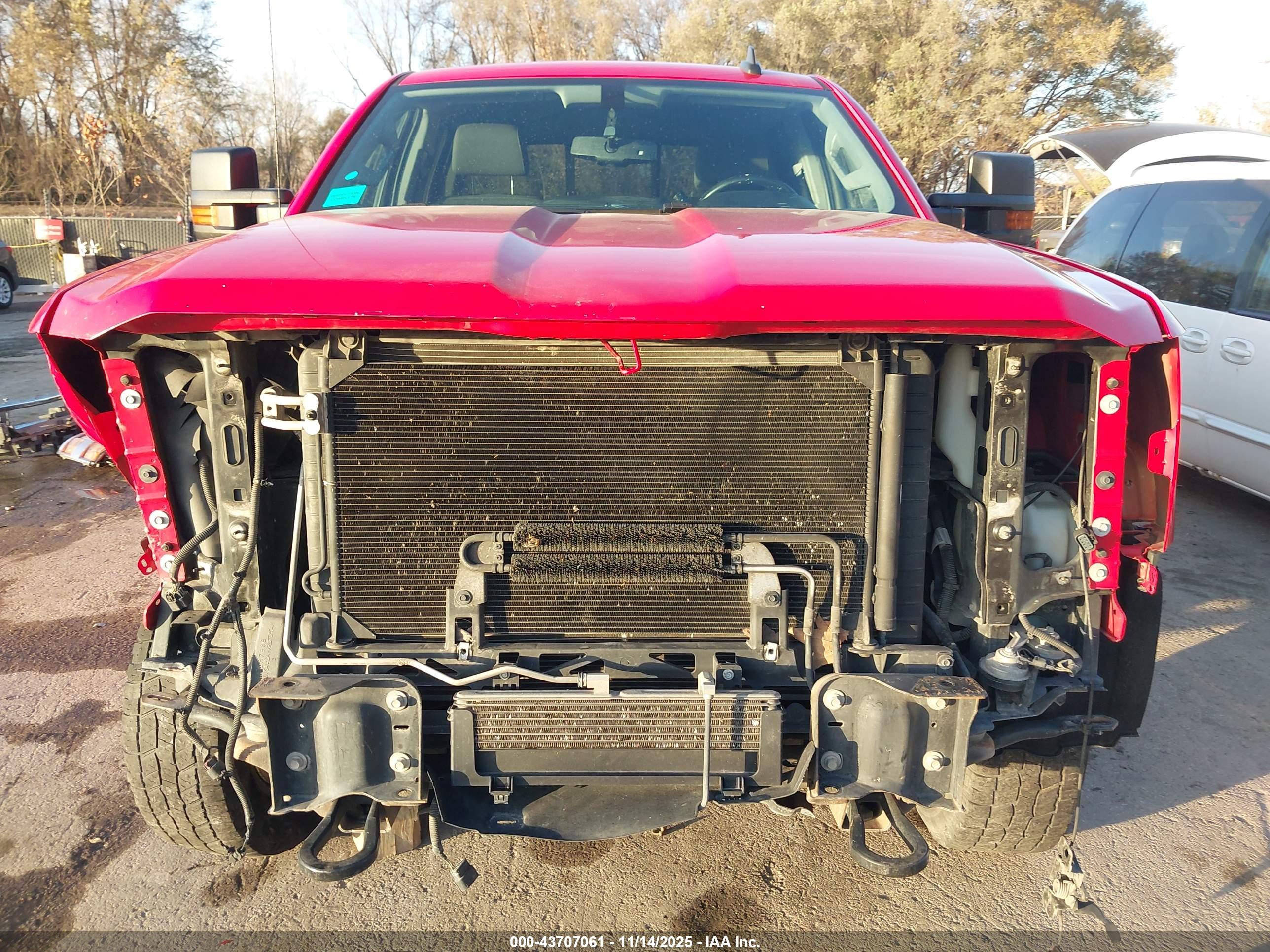 CHEVROLET SILVERADO image 6