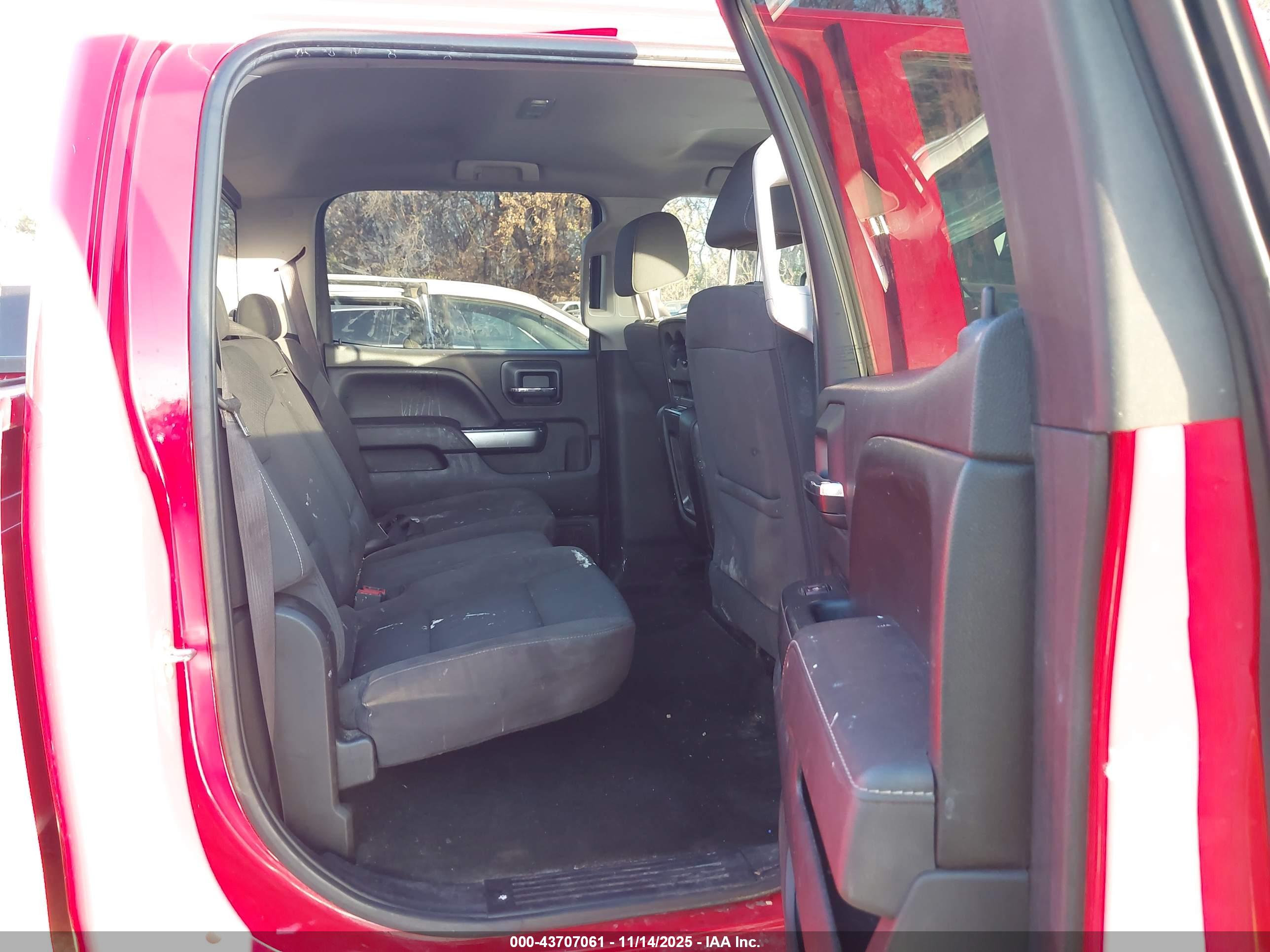 CHEVROLET SILVERADO image 8