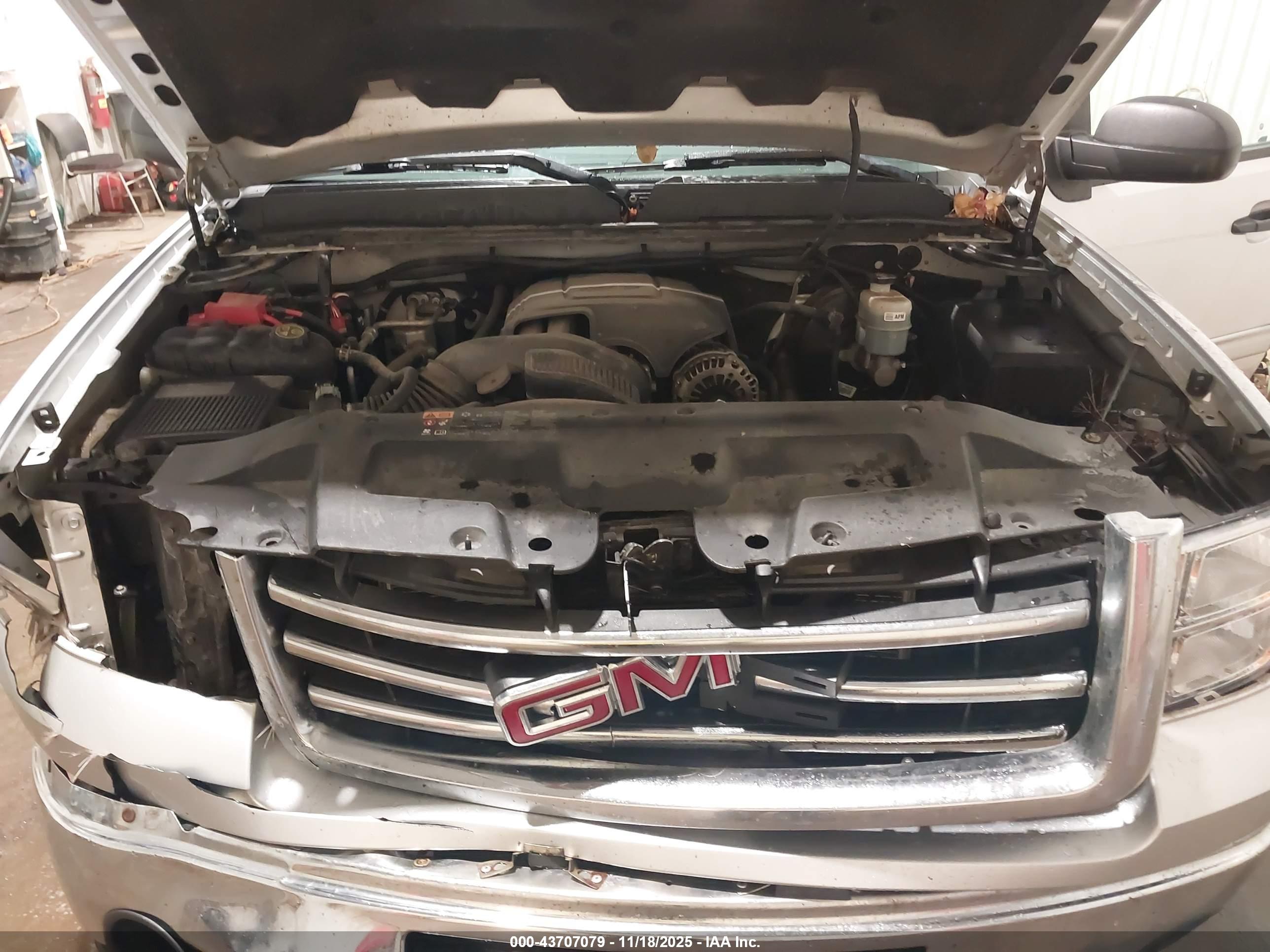 GMC SIERRA image 10