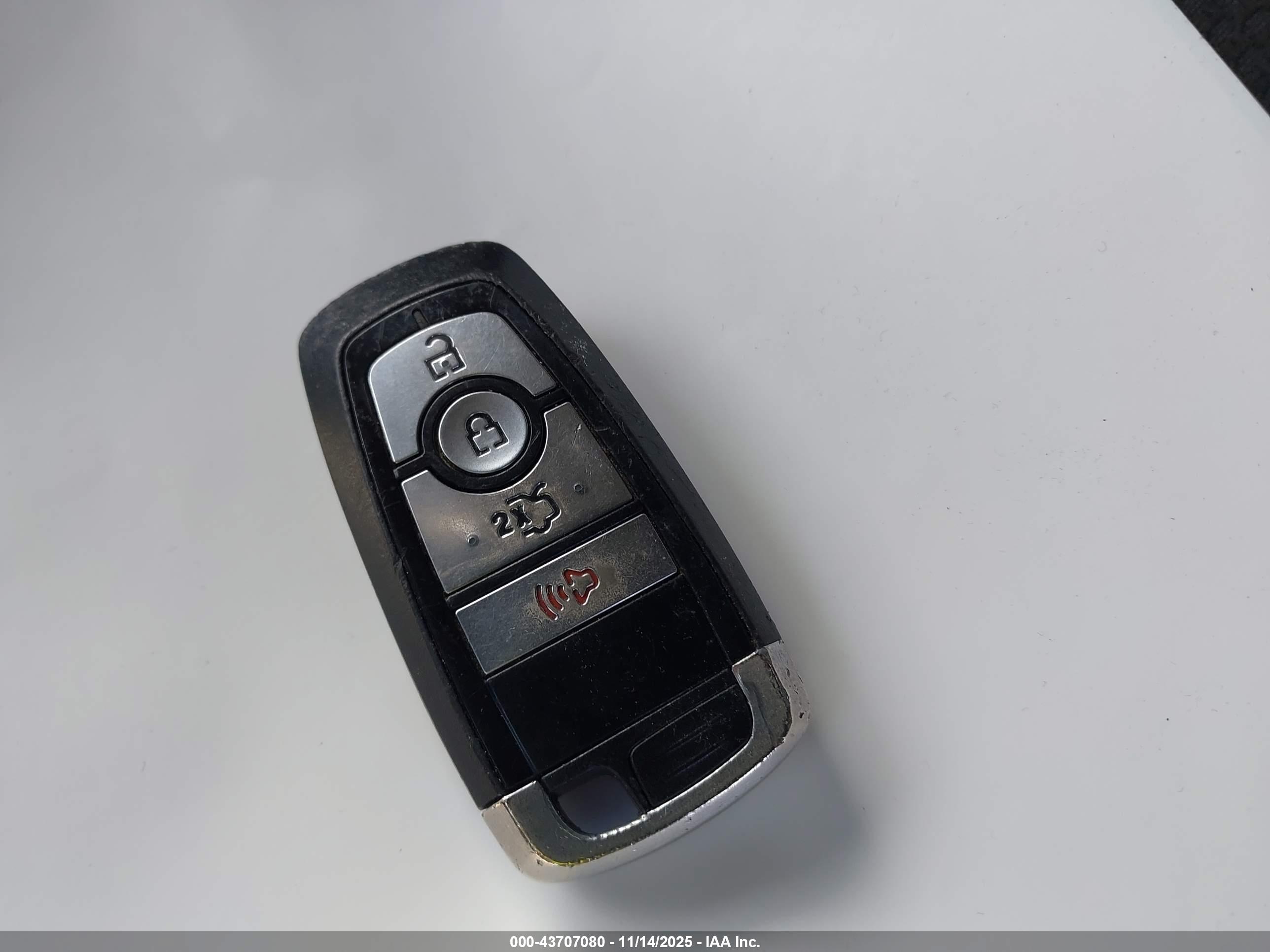 FORD FUSION image 11
