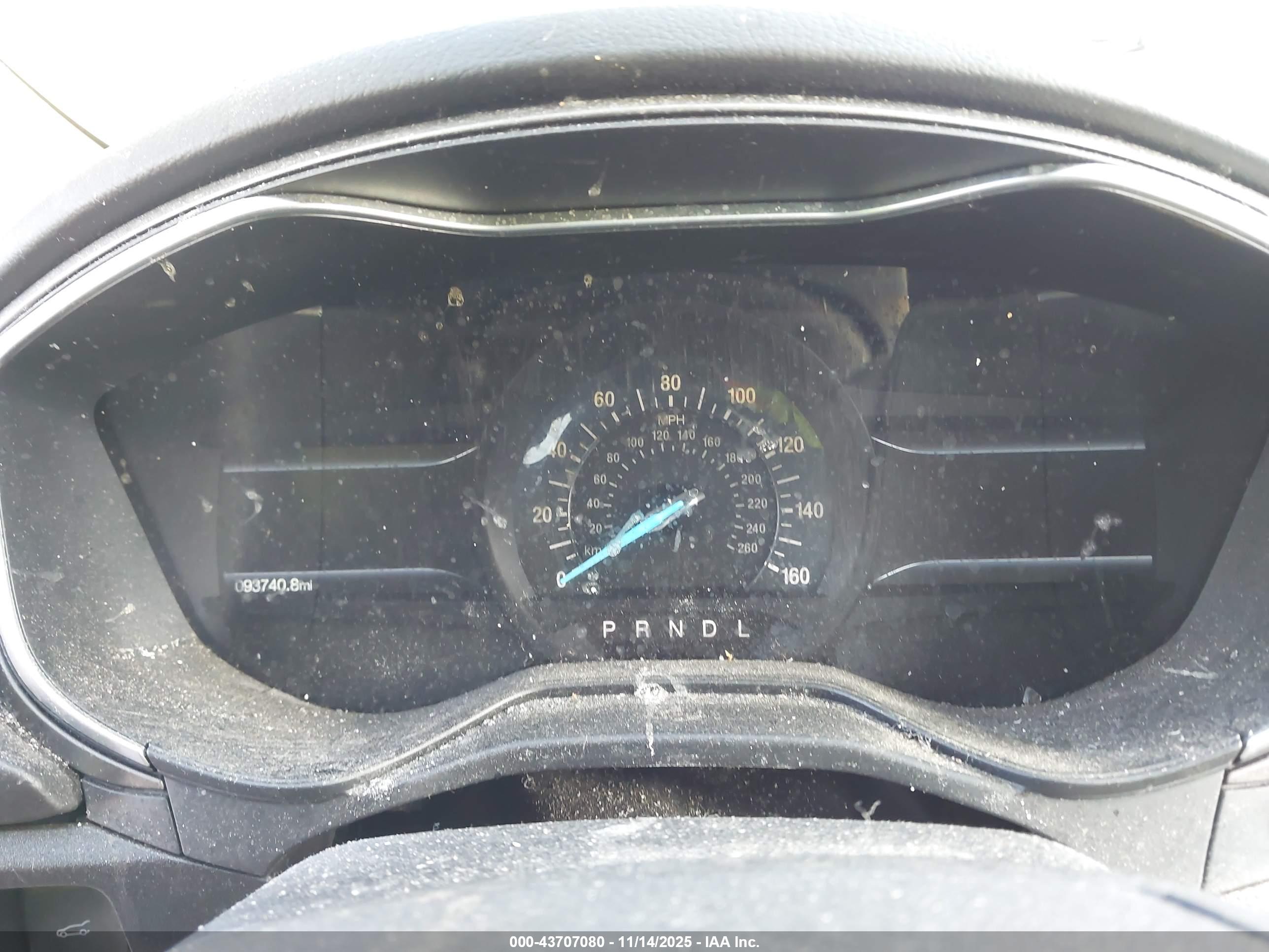 FORD FUSION image 7