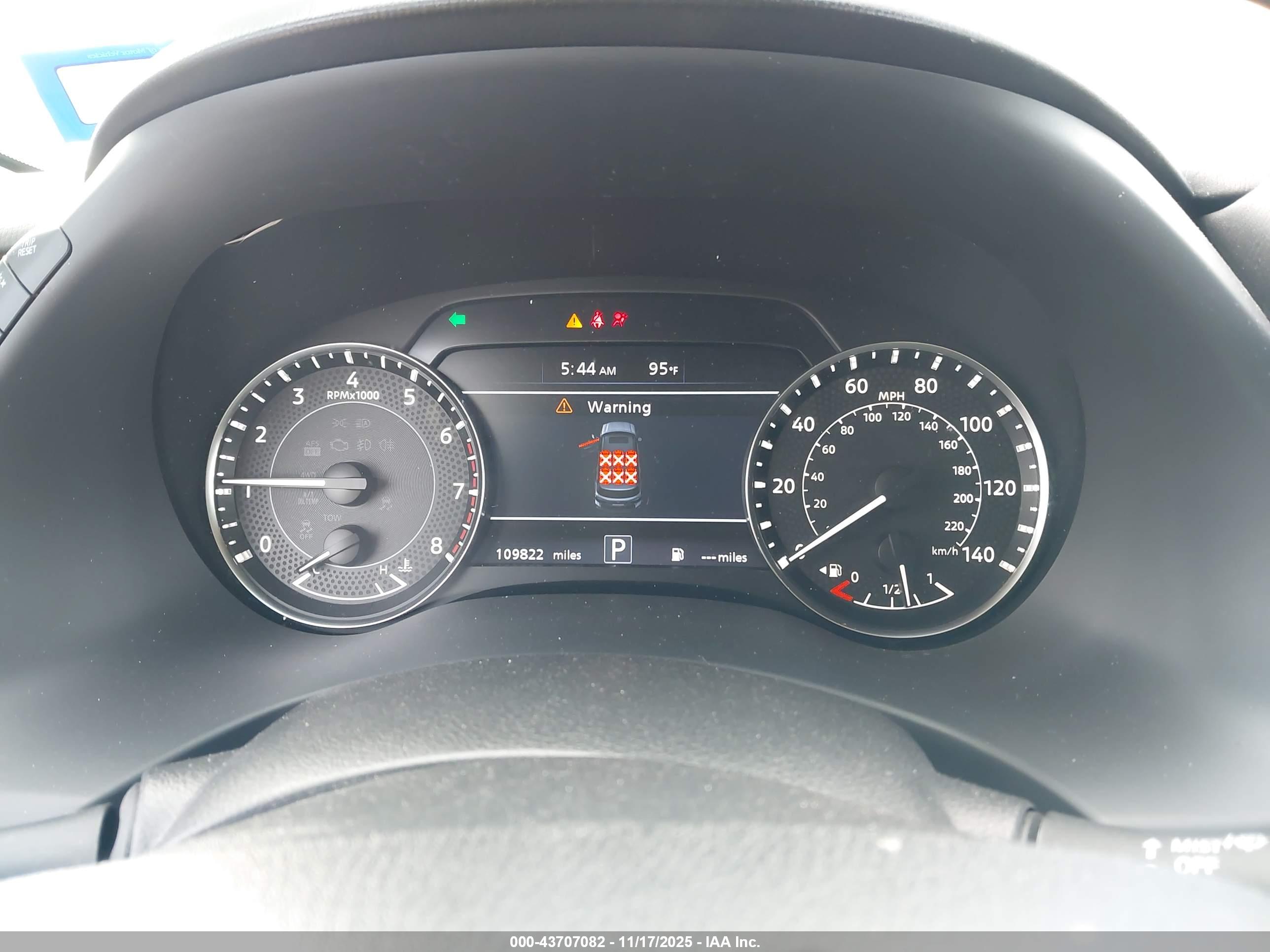 NISSAN ARMADA image 7