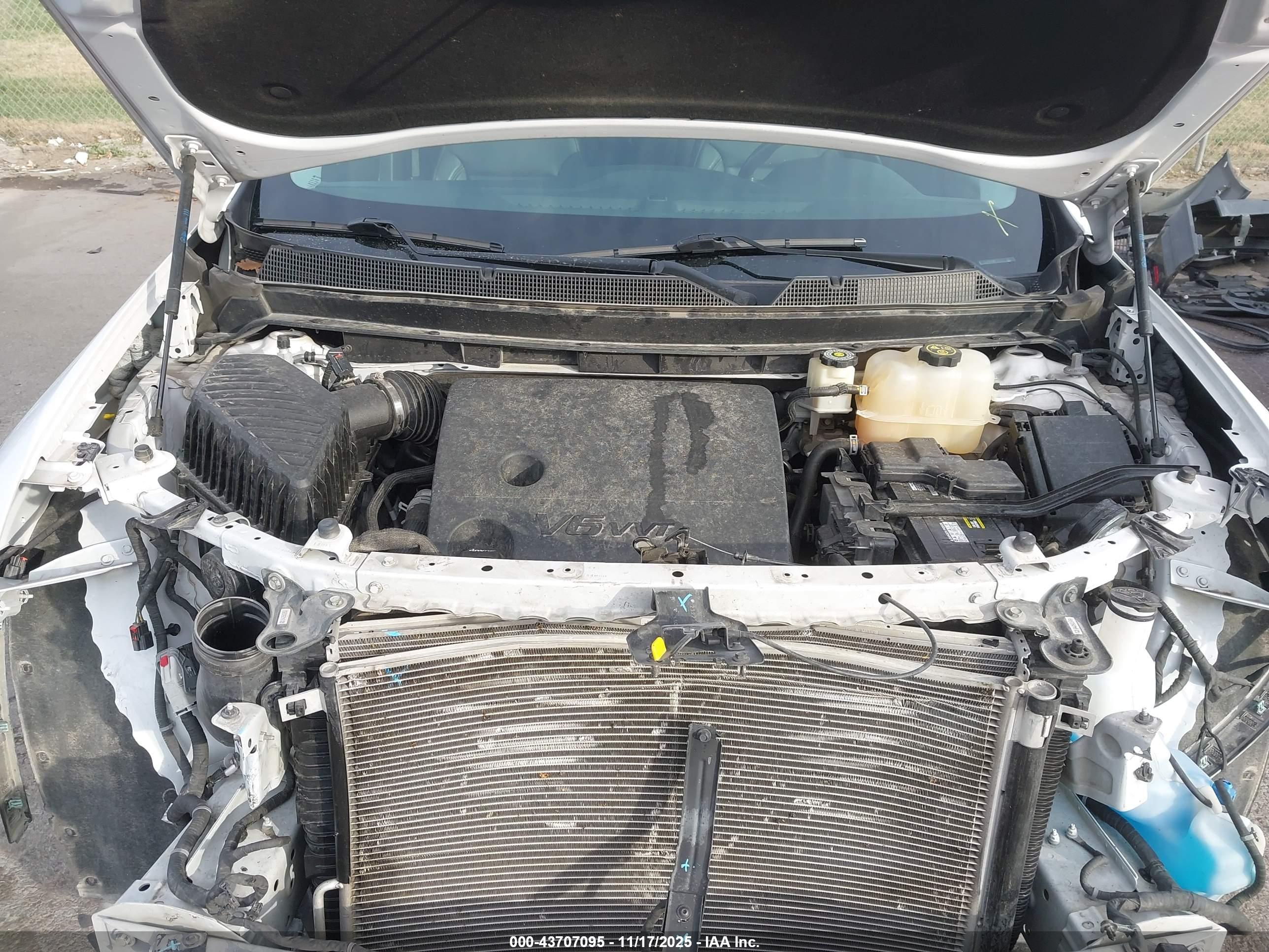 CHEVROLET TRAVERSE image 10
