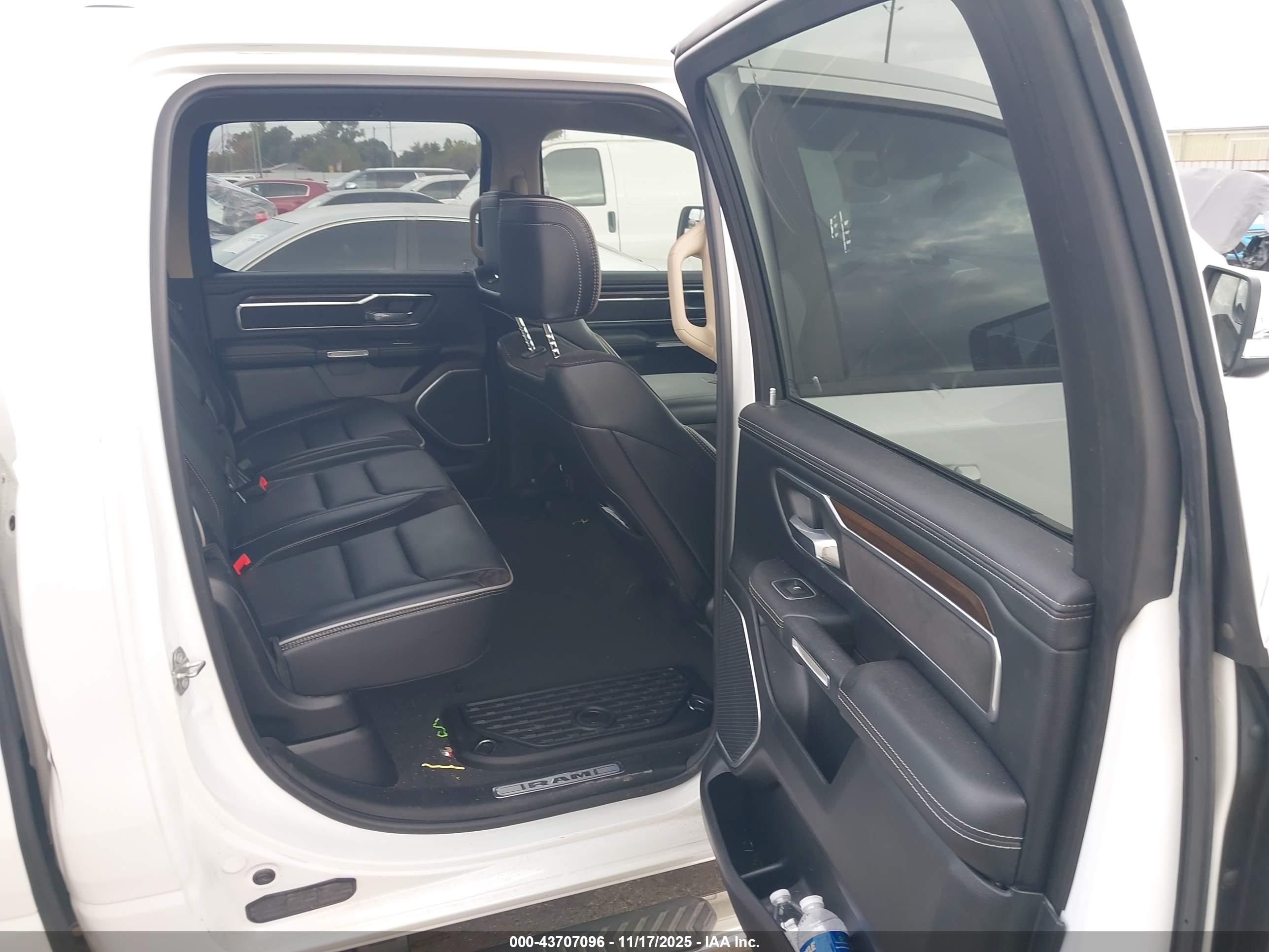 RAM 1500 image 8