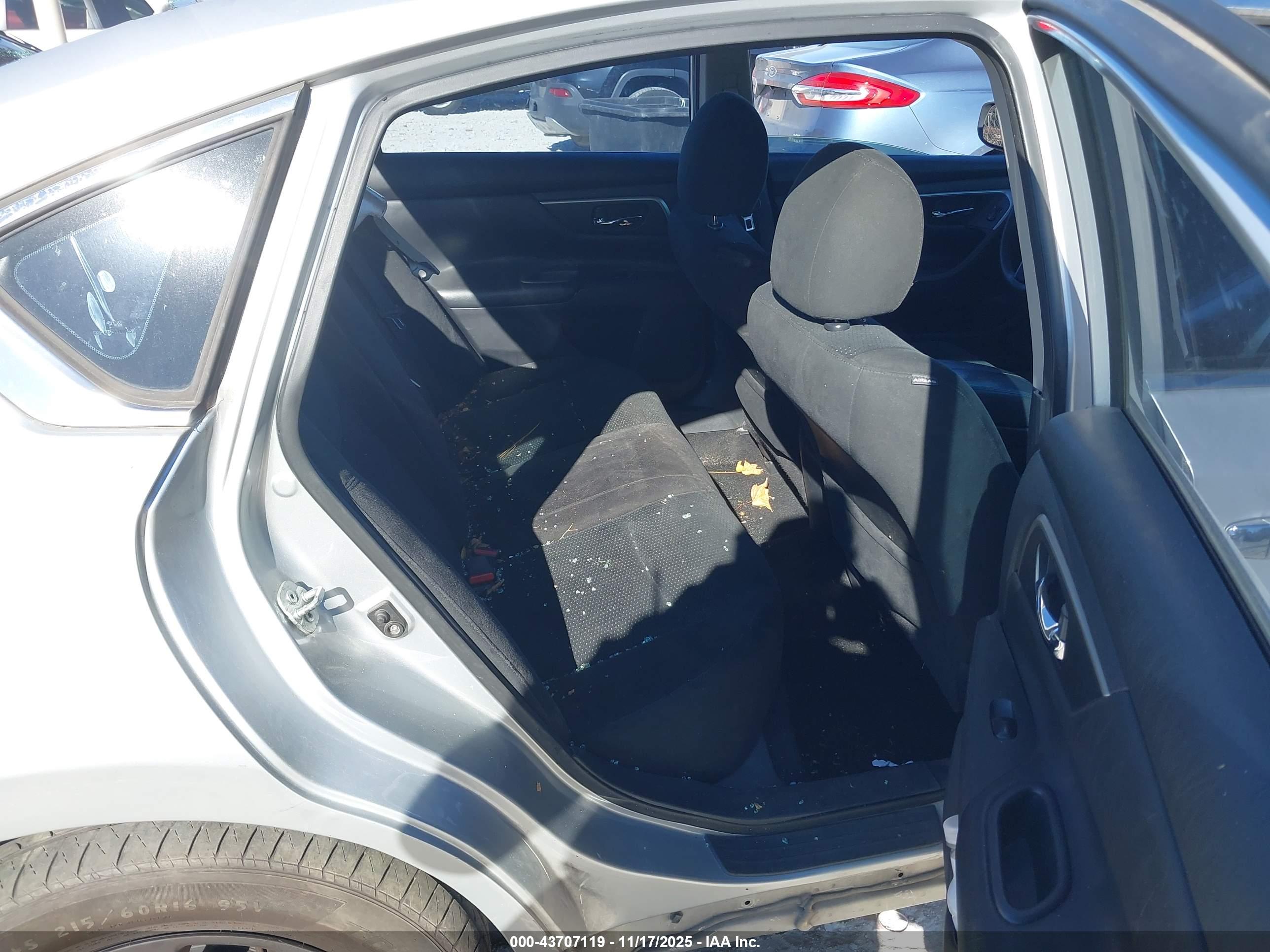 NISSAN ALTIMA image 8