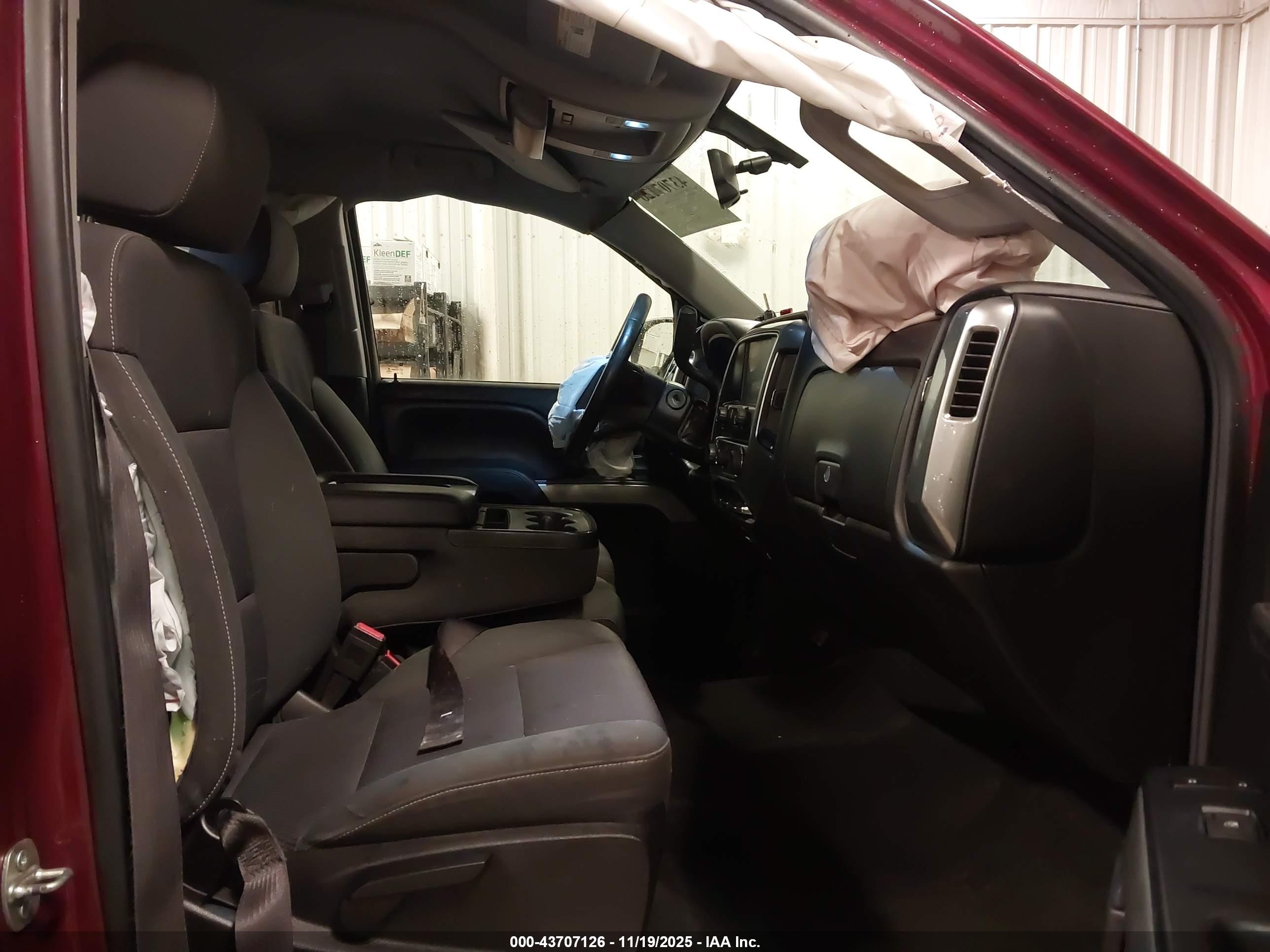 CHEVROLET SILVERADO image 5