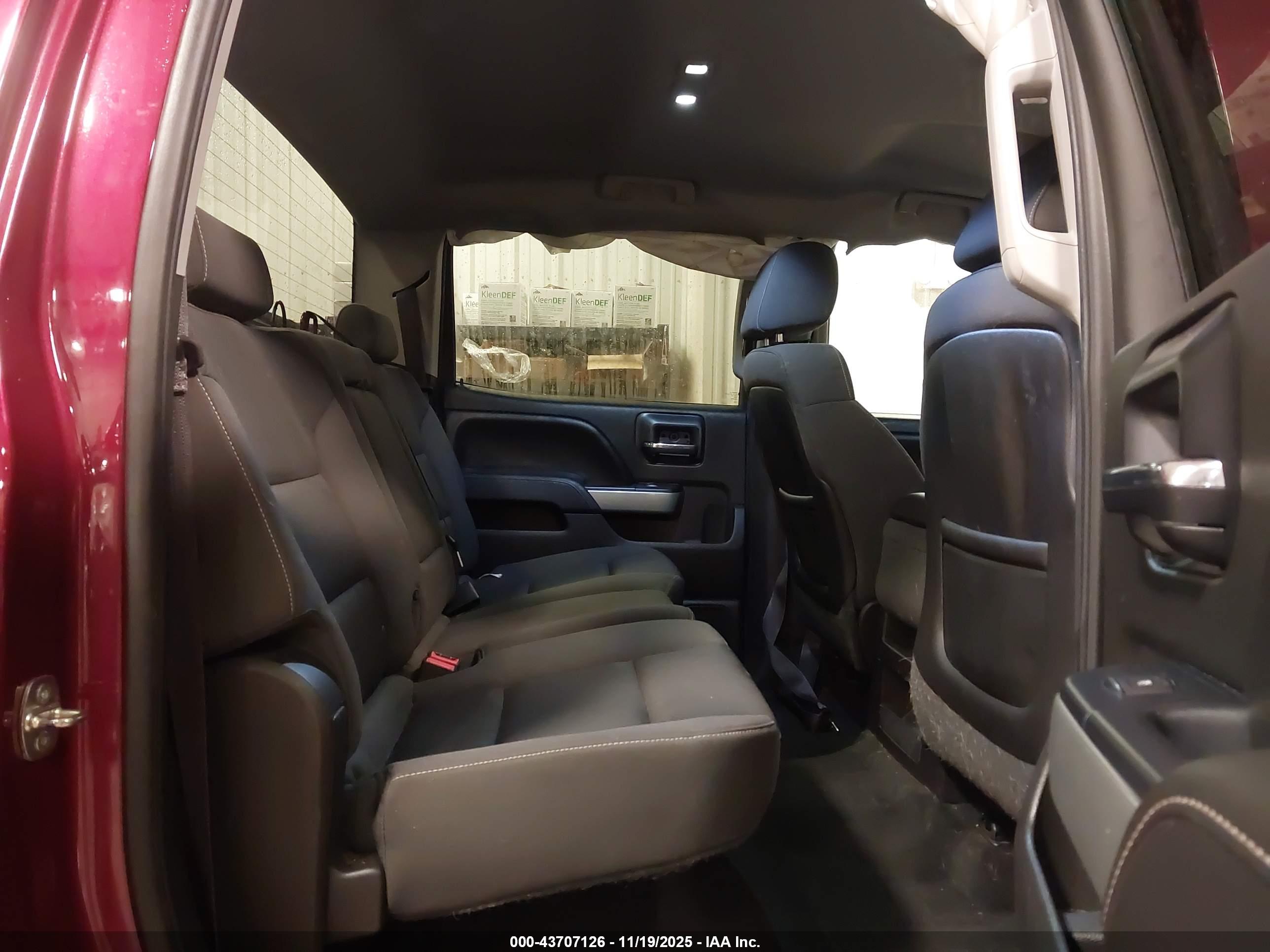 CHEVROLET SILVERADO image 8