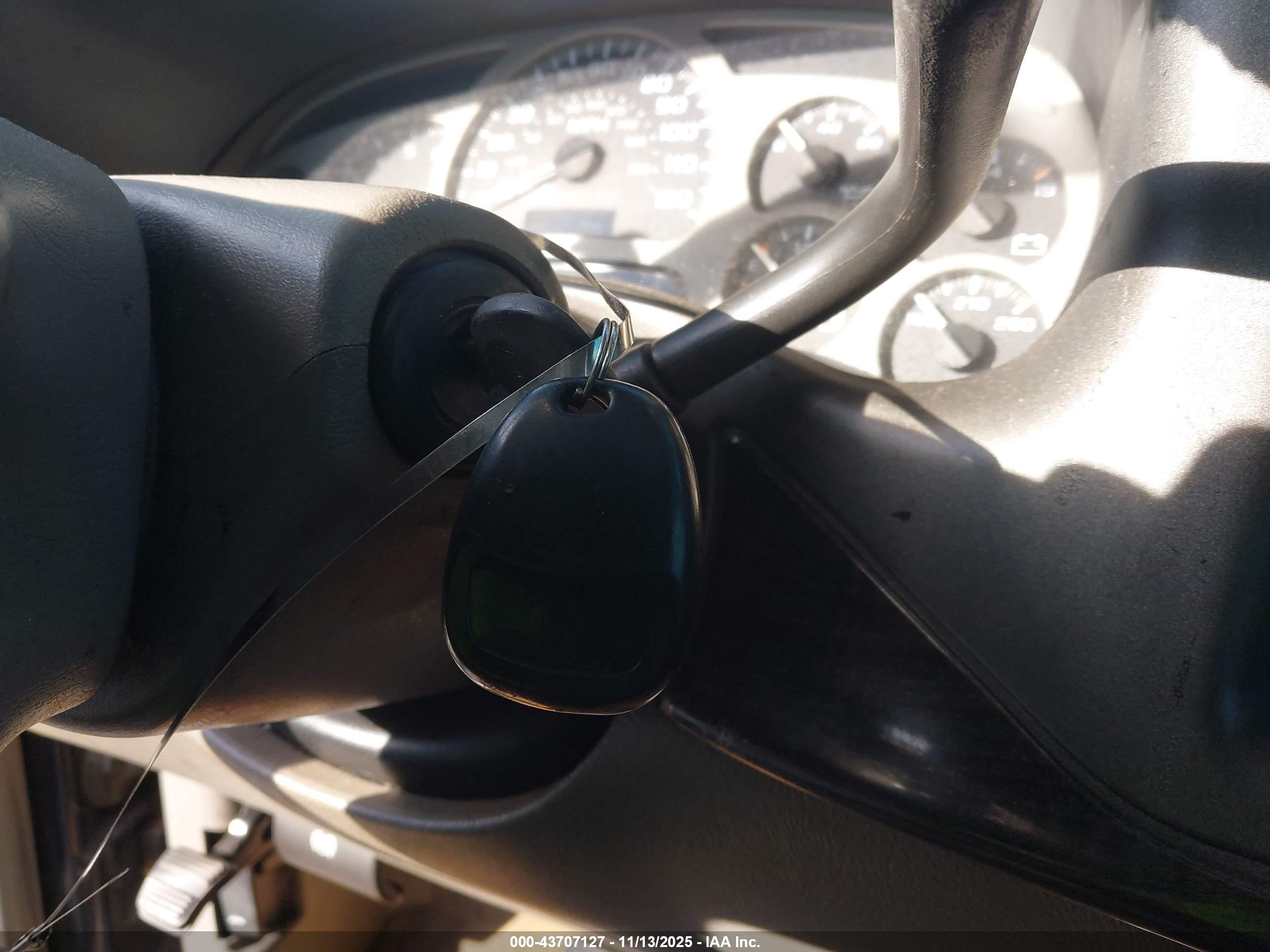 GMC YUKON image 11