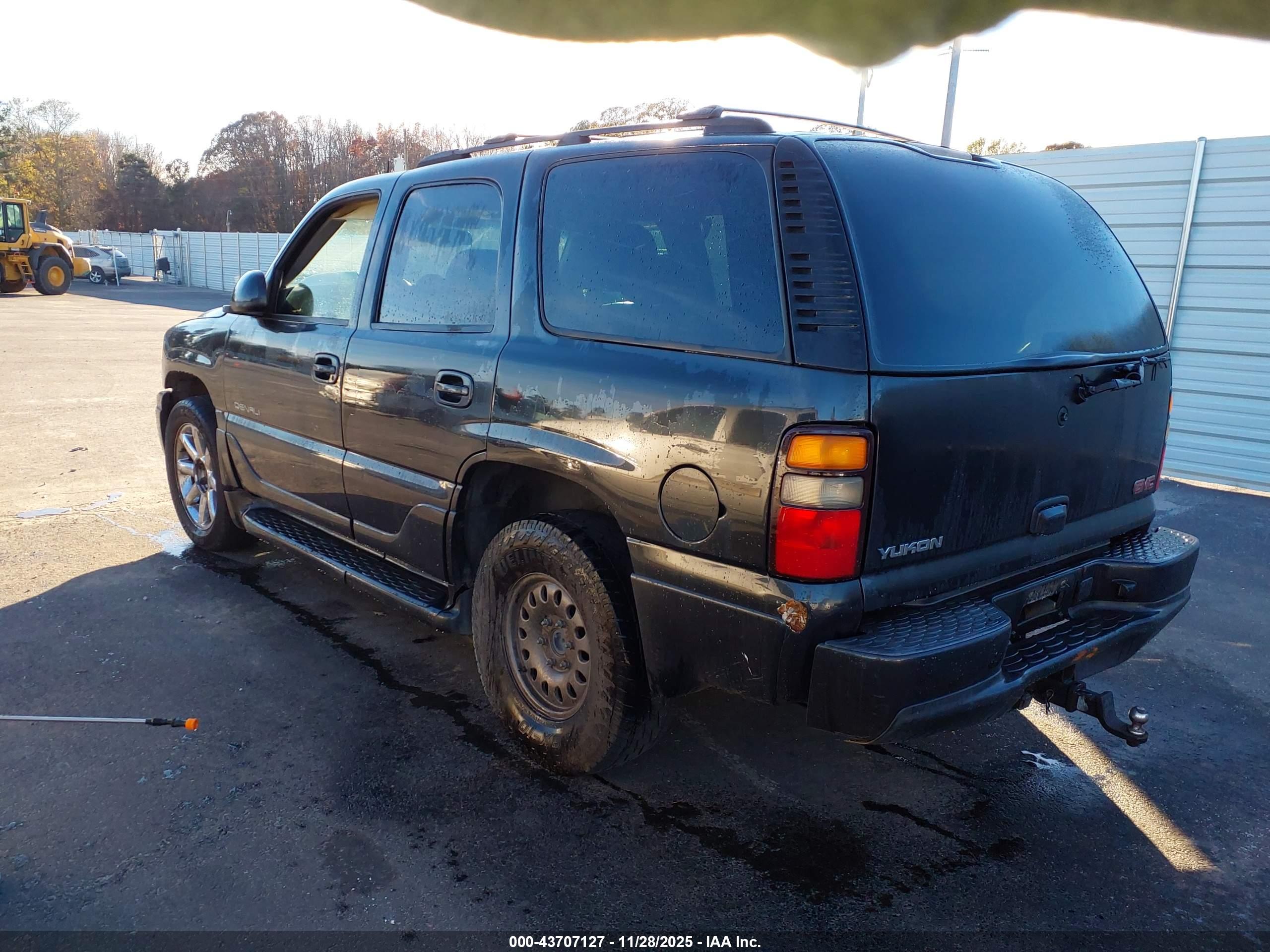 GMC YUKON image 3