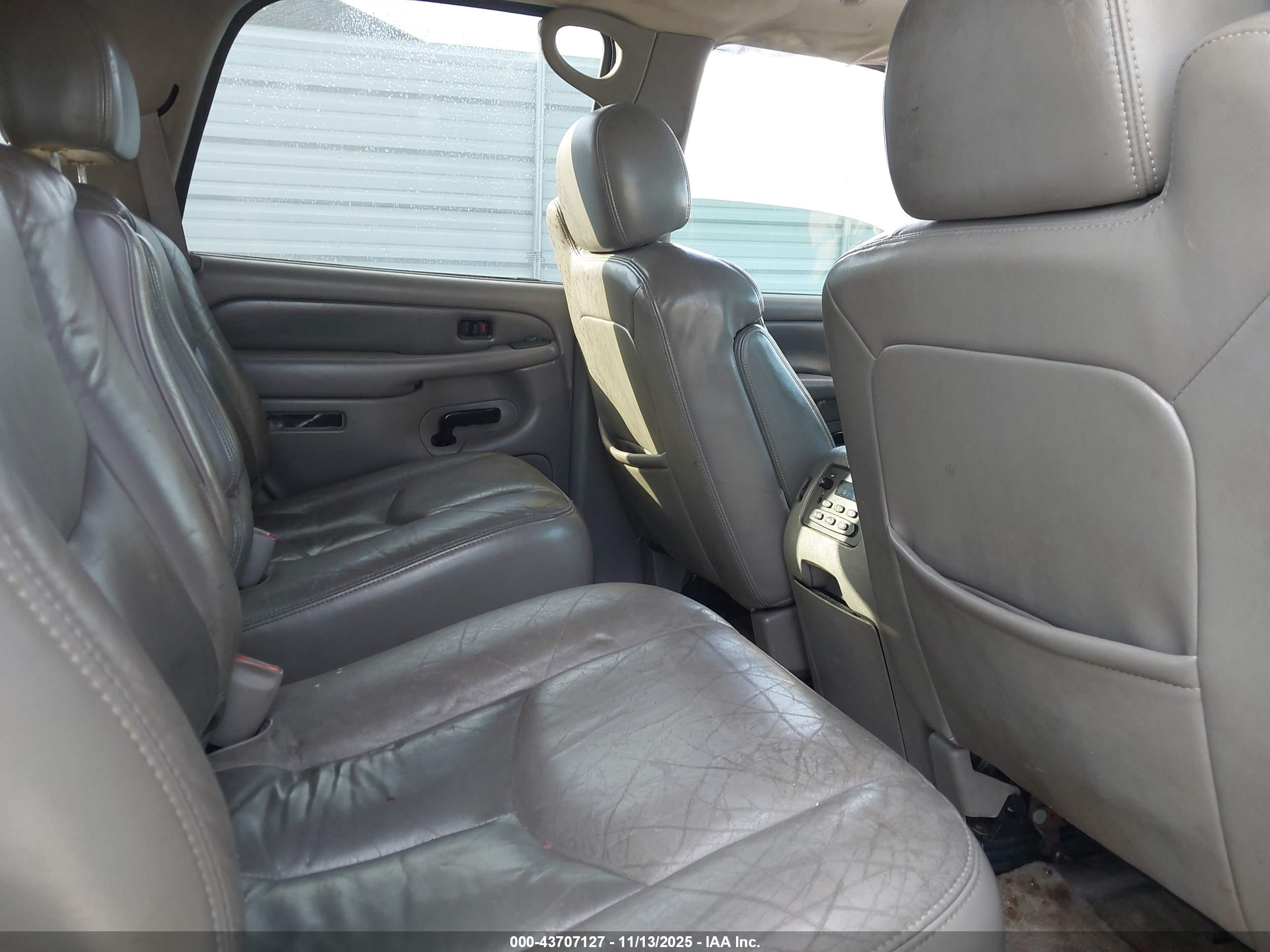 GMC YUKON image 8