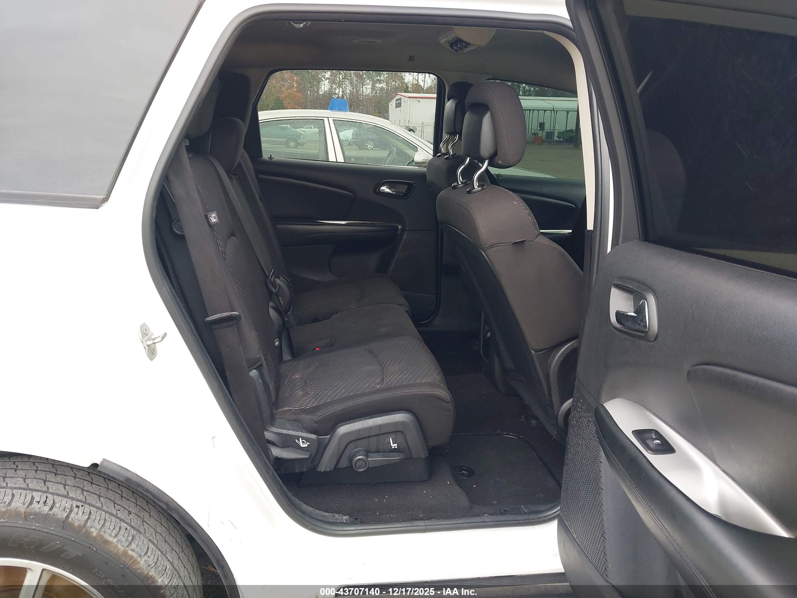 DODGE JOURNEY image 8