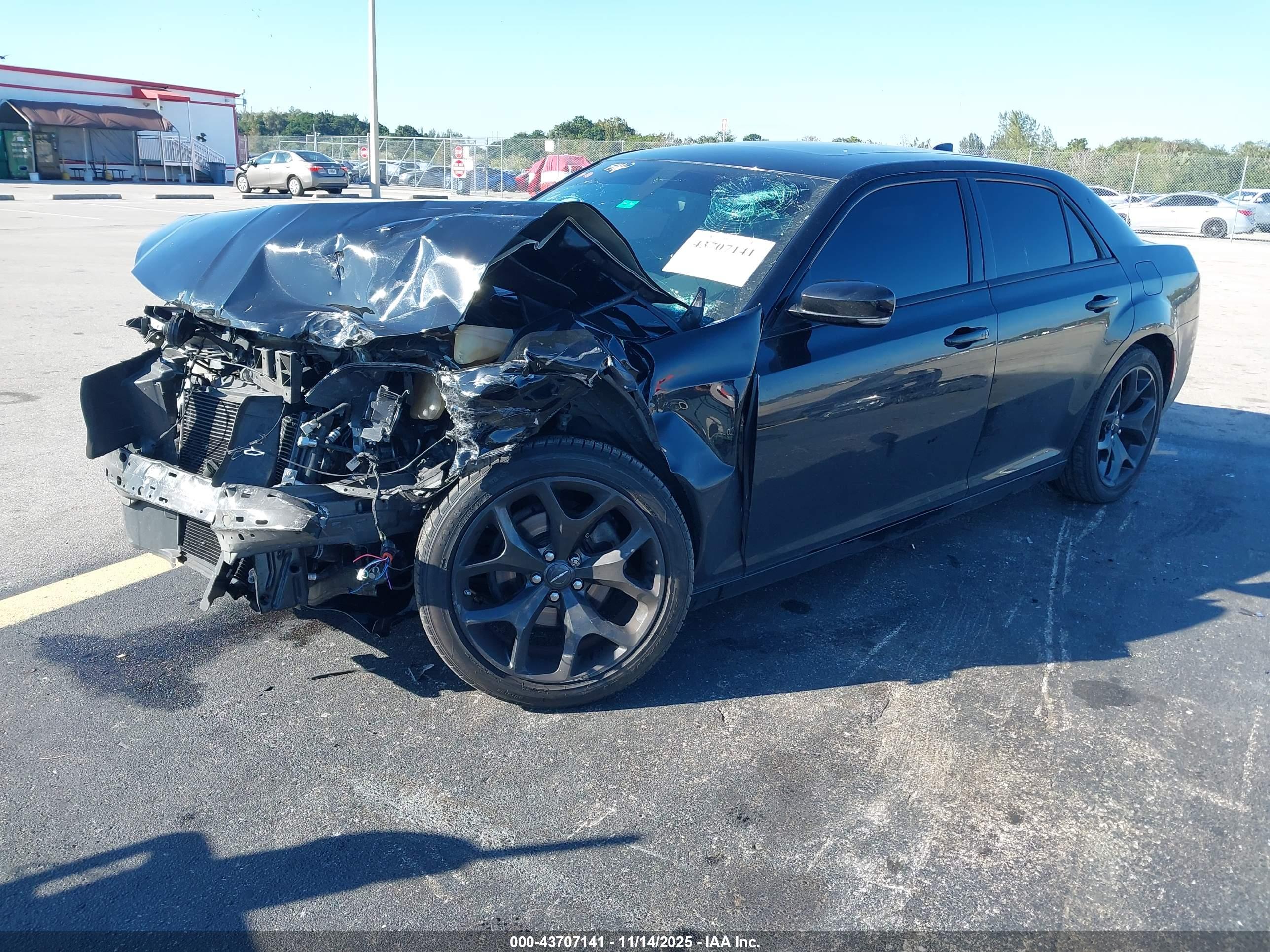 CHRYSLER 300 image 2