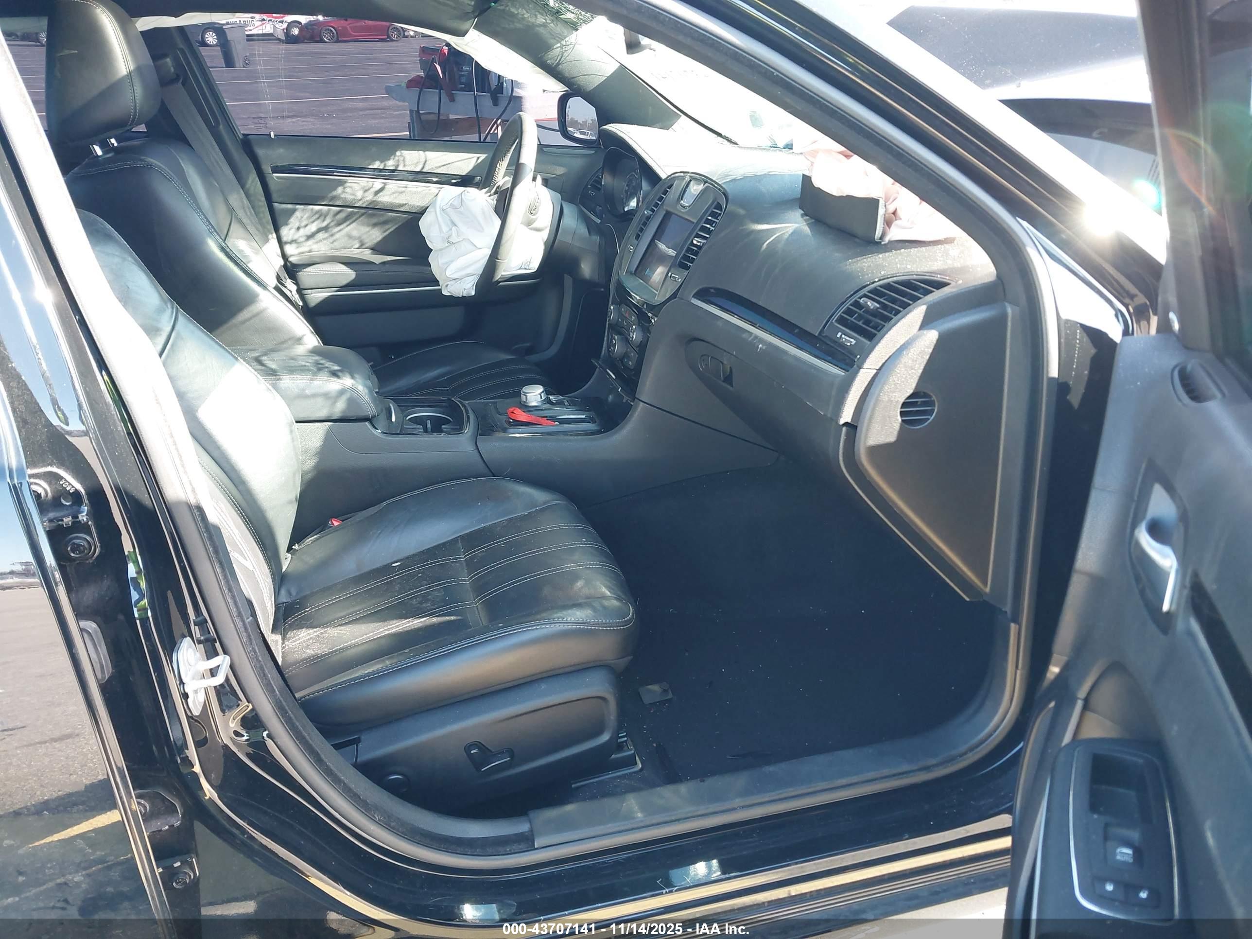 CHRYSLER 300 image 5