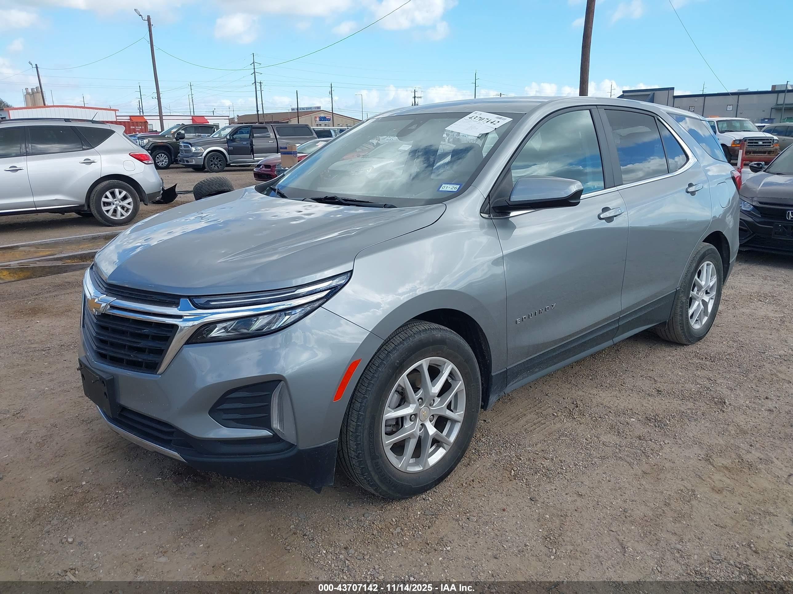 CHEVROLET EQUINOX image 2