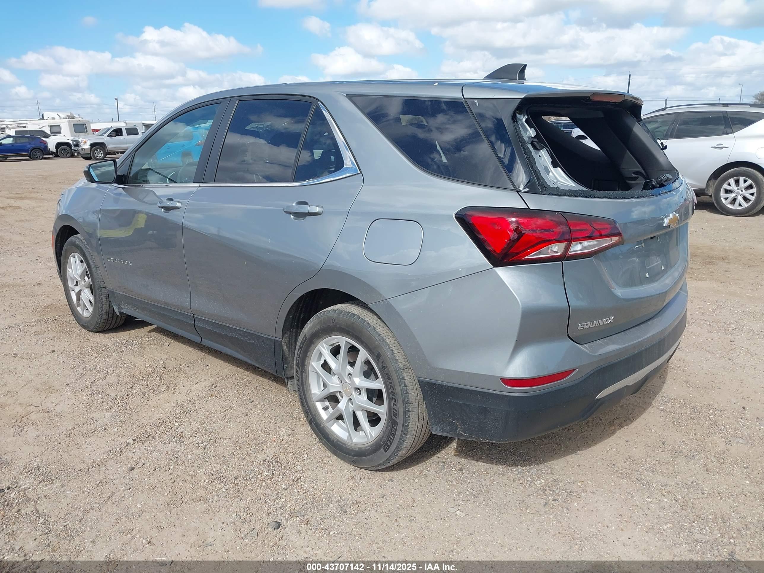 CHEVROLET EQUINOX image 3