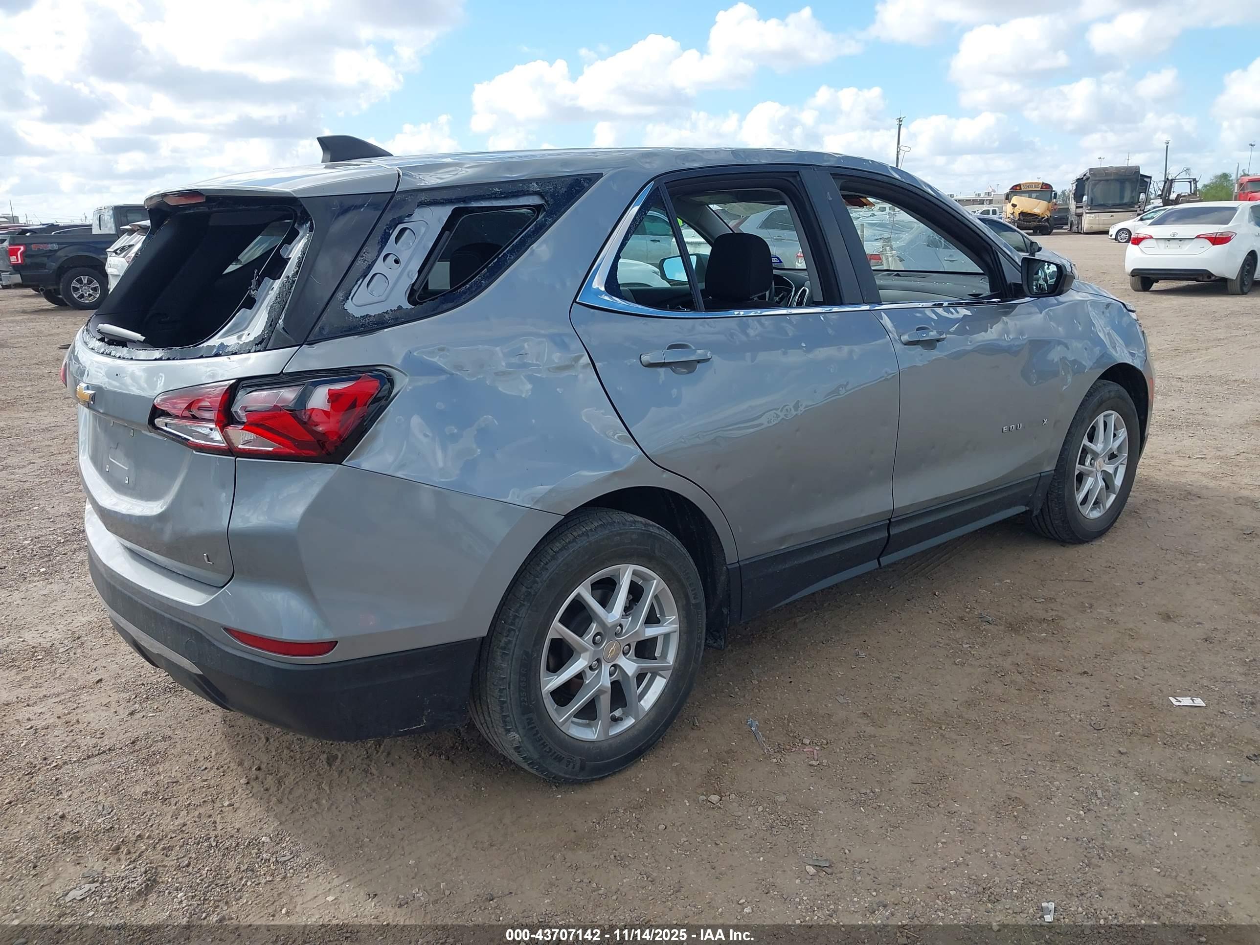 CHEVROLET EQUINOX image 4