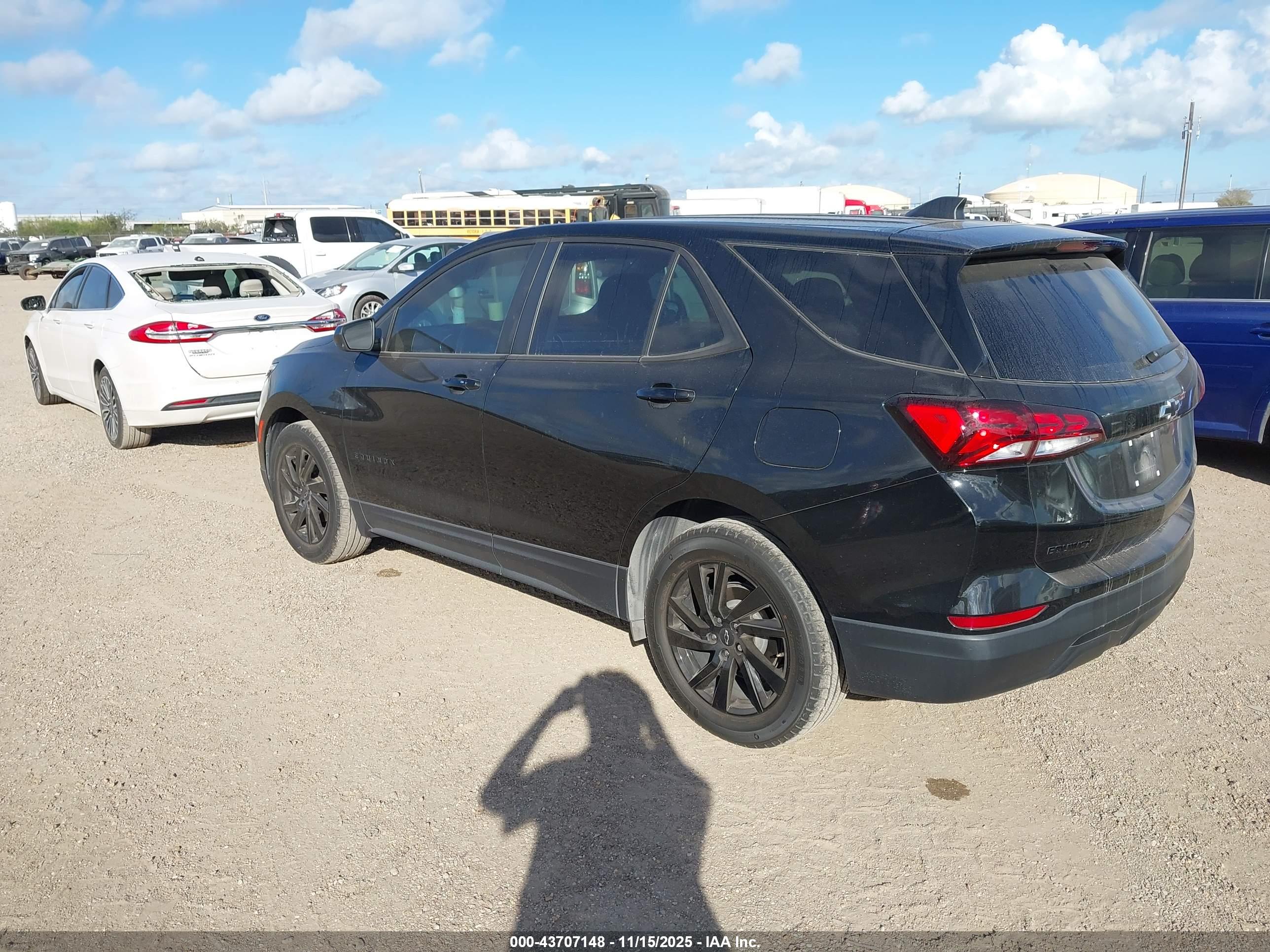 CHEVROLET EQUINOX image 3