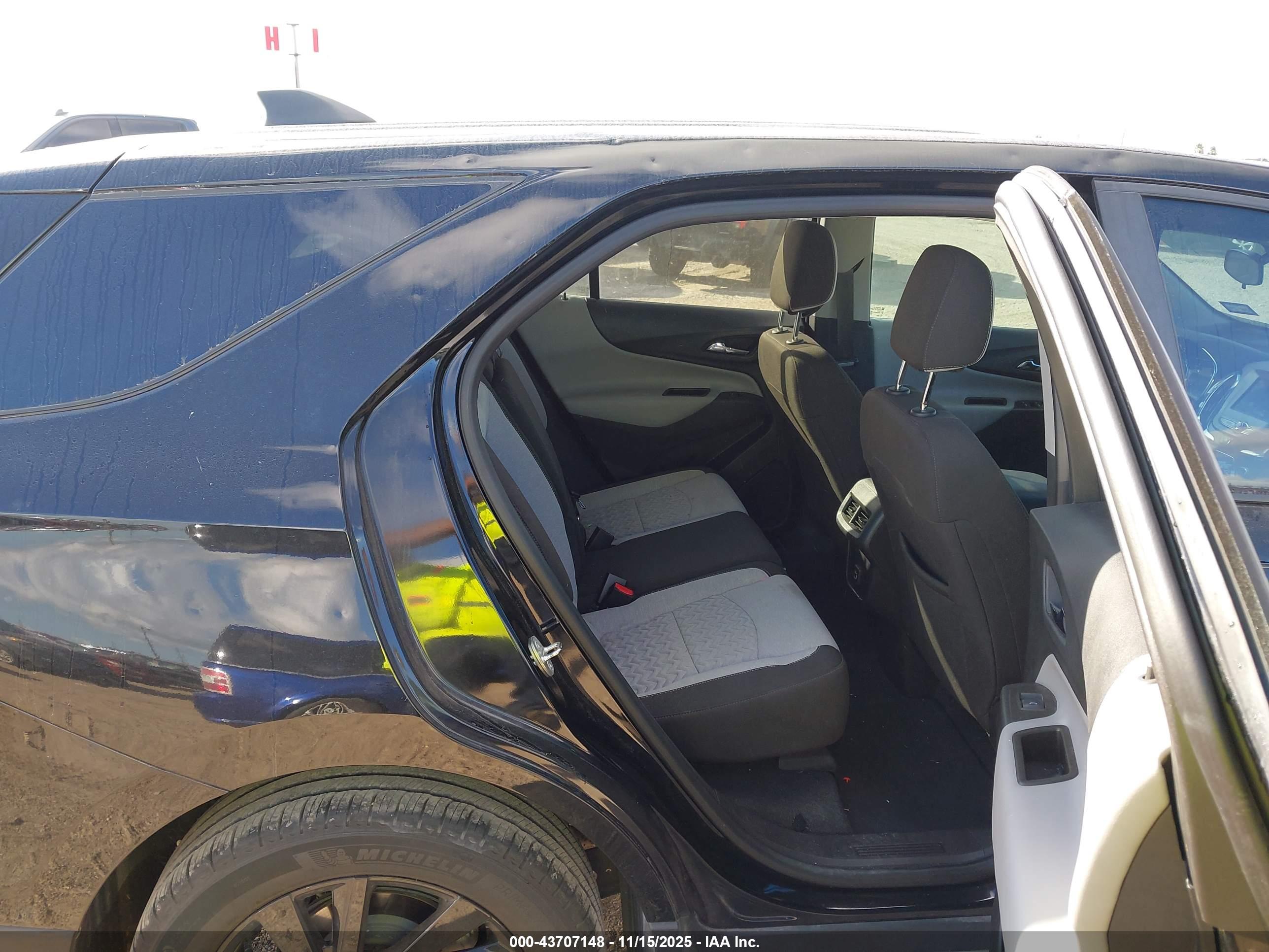 CHEVROLET EQUINOX image 8