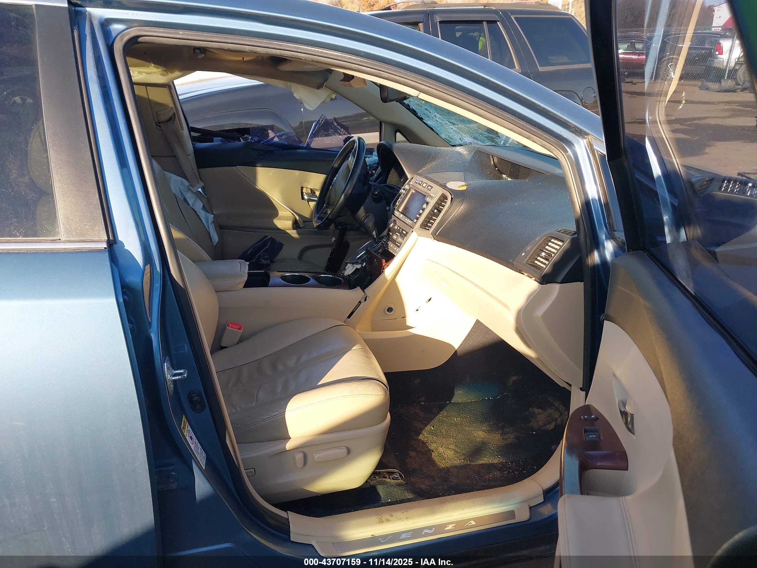 TOYOTA VENZA image 5