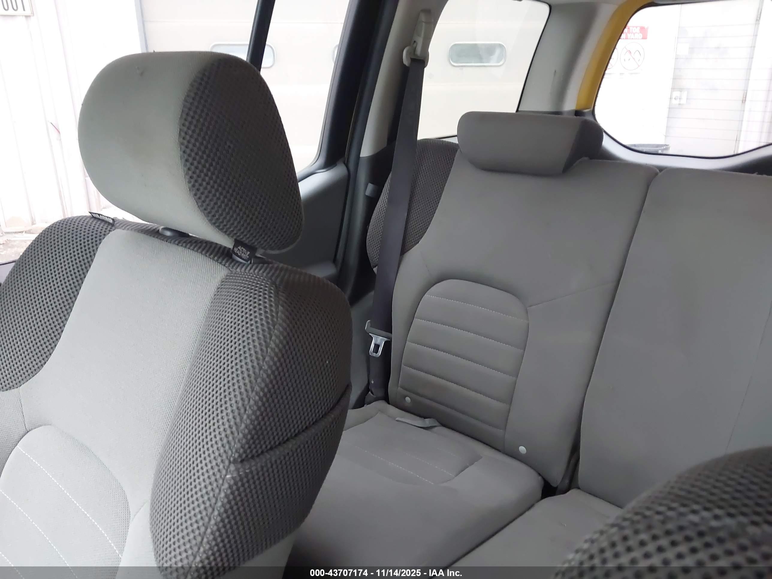 NISSAN XTERRA image 8