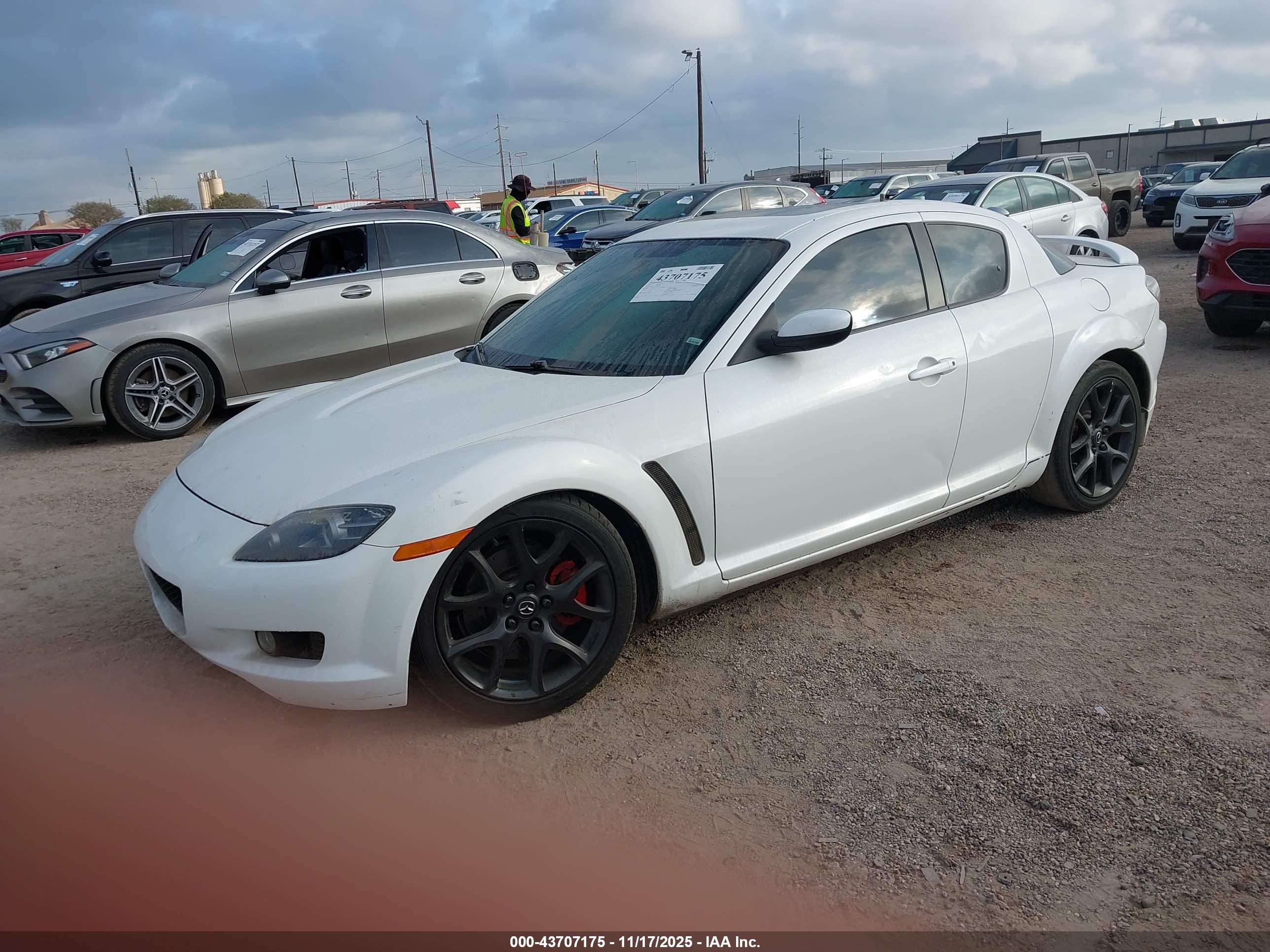 MAZDA RX-8 image 2