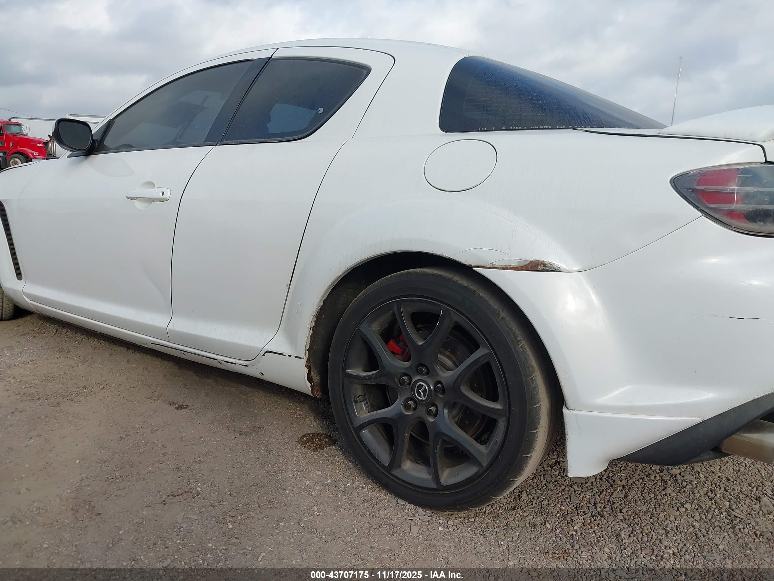 MAZDA RX-8 image 6
